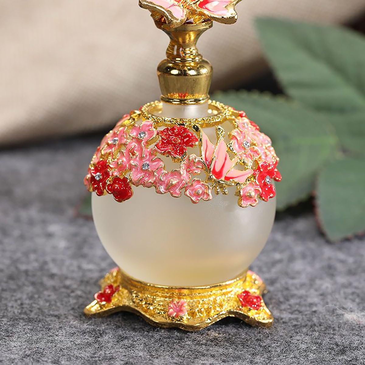 25ML Premium Gold Butterfly Refillable Perfume Bottle for Women - Elegant Decorative Empty Perfume Dispenser with Fancy Design, Perfect for Travel, Gifts & Holiday Supplies (Pink)
