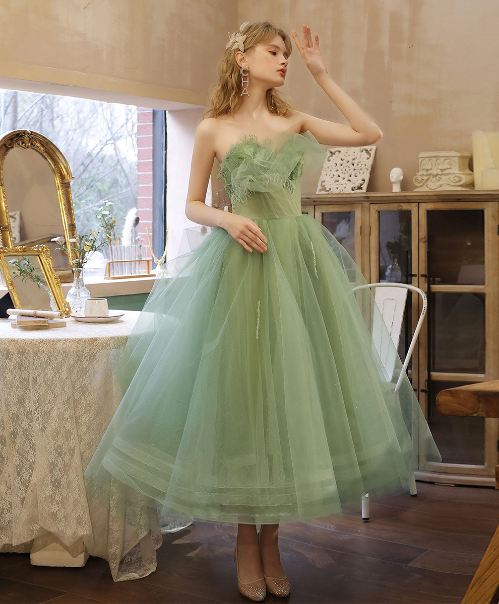 Elegant Green Tulle Tea-Length Prom Dress with Lace Applique & Beading - Perfect for Homecoming, Formal Dances & Special Occasions