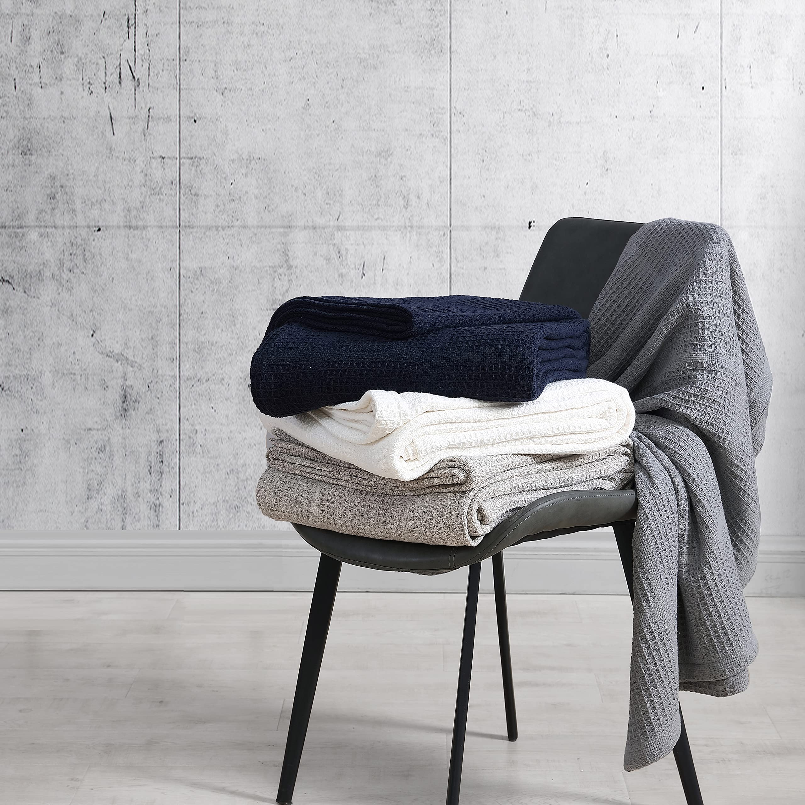 Kenneth Cole Queen Size Waffle Weave Cotton Blanket - Lightweight All-Season Bedding for Home, Travel & Dorm - Navy Blue Cozy Throw (Queen) - Perfect for Sofa, Bed & Outdoor Picnics