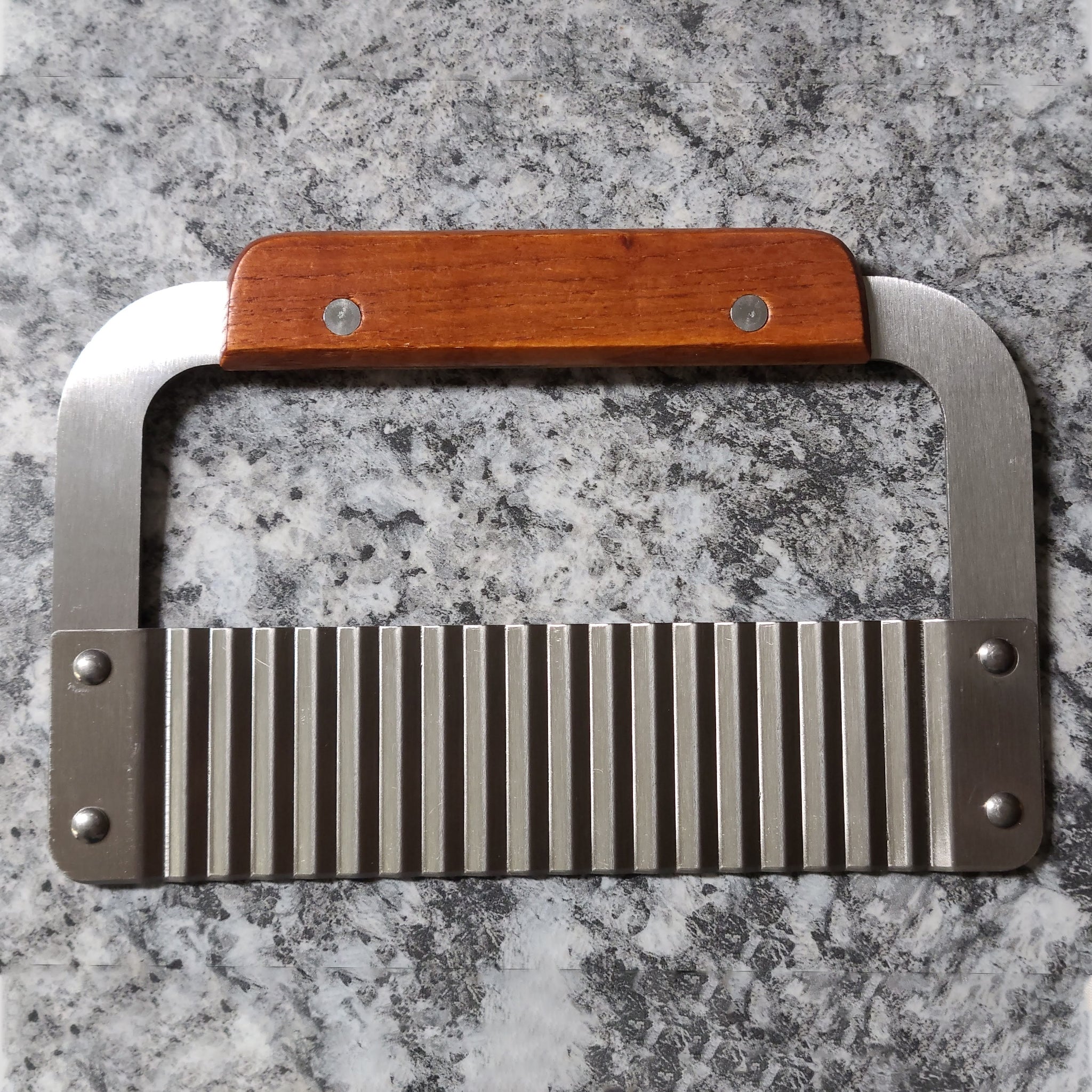 Crinkle Soap Cutter - Stainless Steel Soap Bar Cutter for Handmade Soap Making - Perfect for DIY Soap Crafting and Gift Wrapping