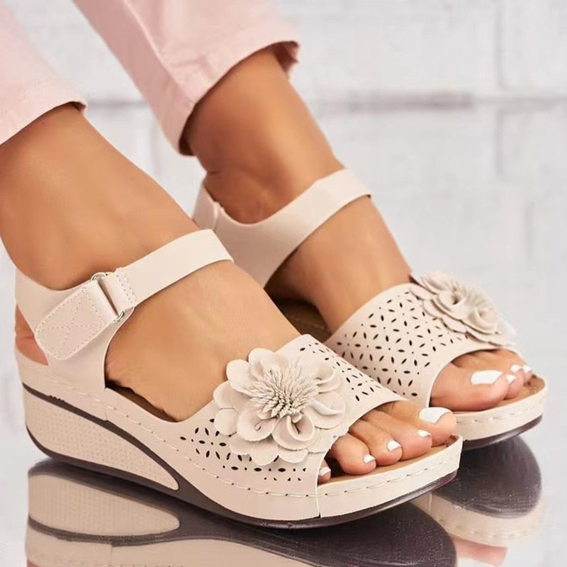 Women's Non-Slip Lightweight Summer Sandals - Comfortable Walking Shoes for Beach, Pool & Outdoor Activities