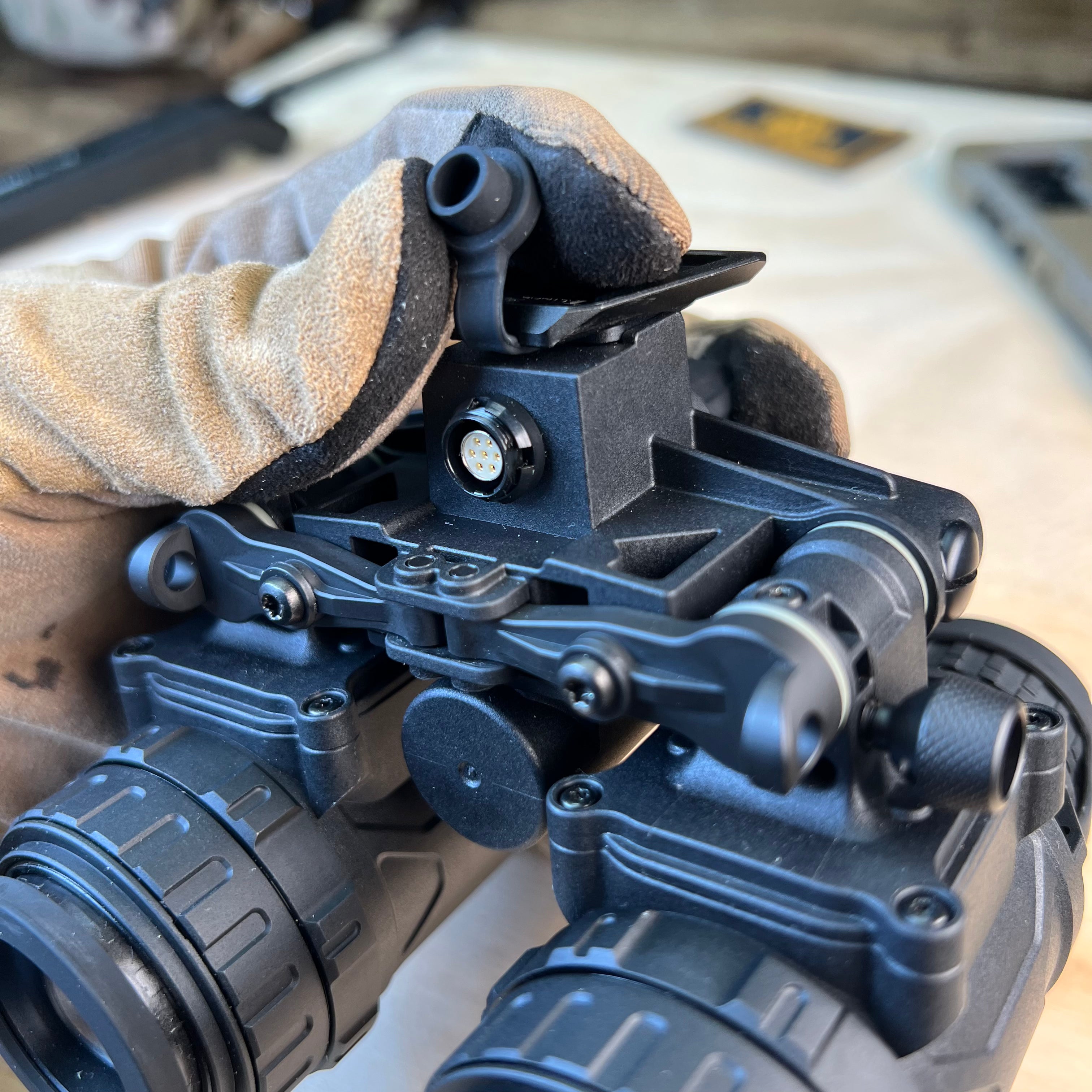 RNV 31 Gen 2+ White Phosphor Night Vision Goggles - Lightweight Complete Kit for Hunting, Security & Outdoor Adventures