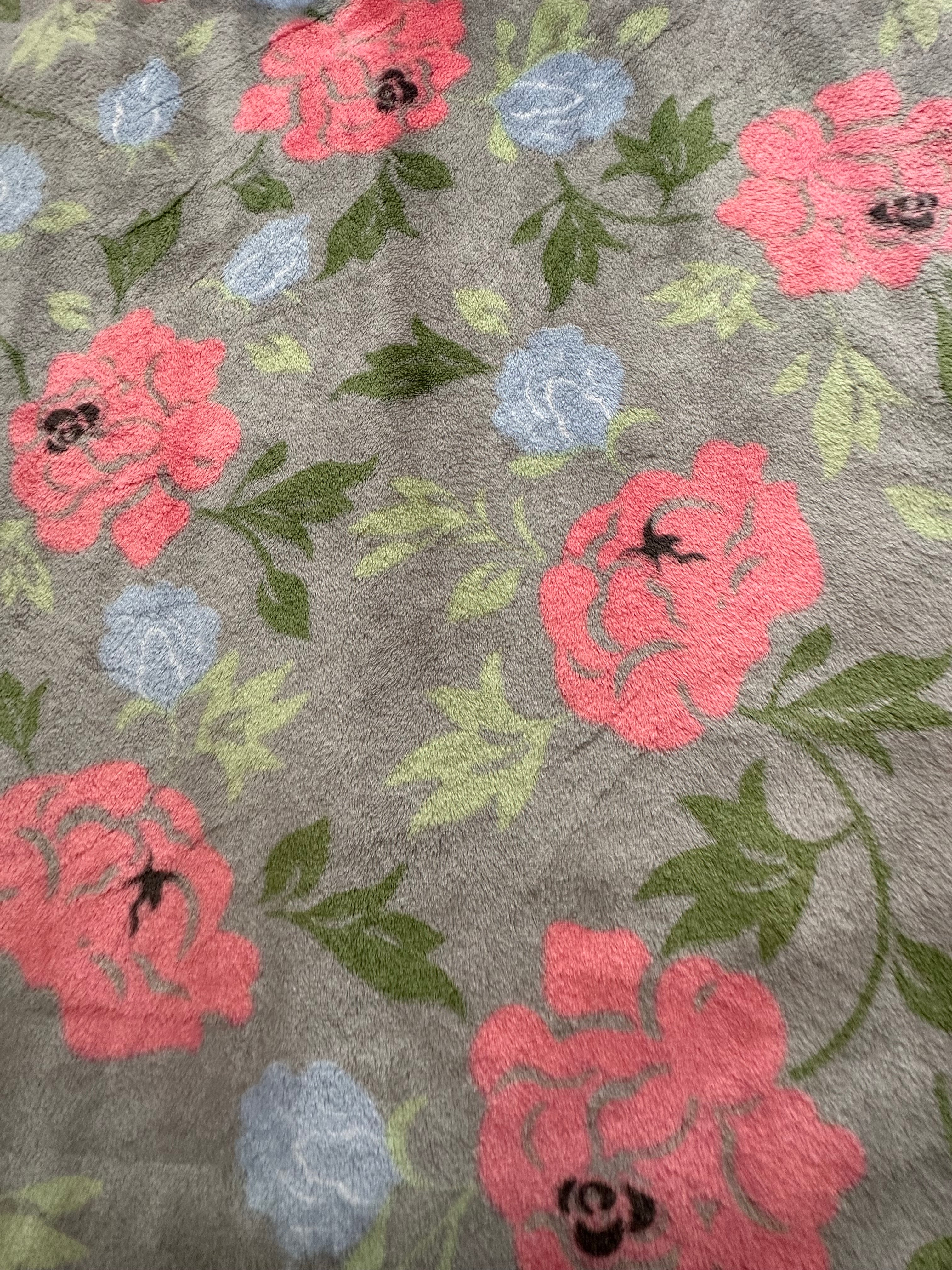 Rose Garden Coral Print Soft Fleece Blanket 55x75 Inches - Perfect for Cozy Nights, Sofa Throws, and Home Decor