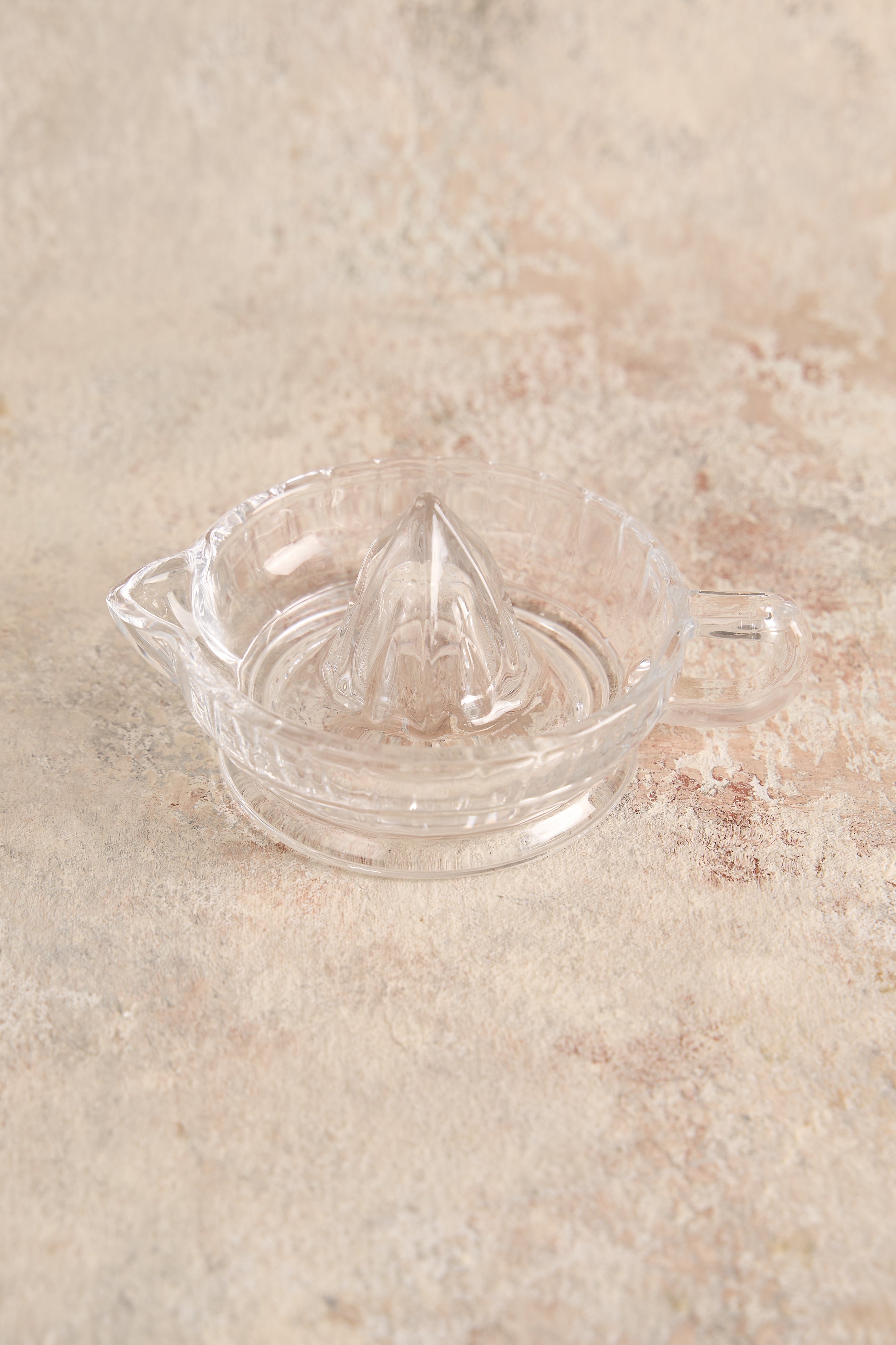 Premium Farrah Clear Glass Juicer - Manual Citrus Press for Lemon, Lime & Orange - Perfect for Fresh Juice, Cocktails & Healthy Drinks at Home