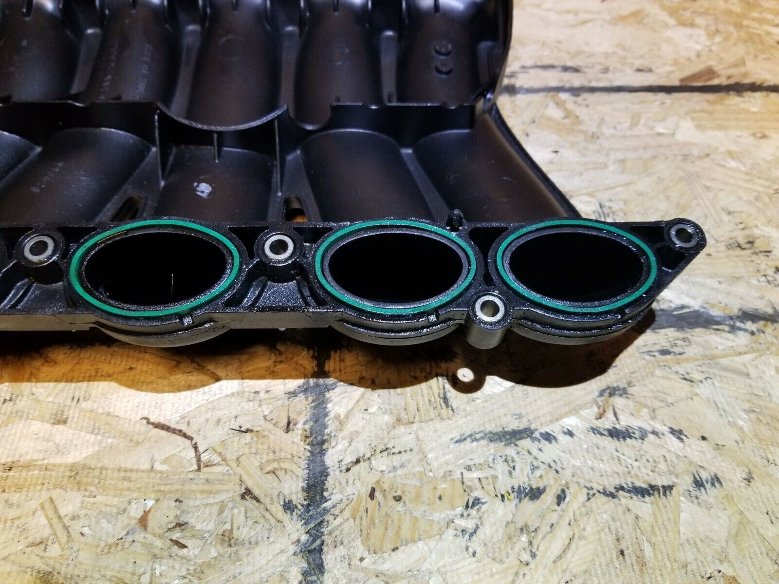 Original Volvo S40 2.4L Non-Turbo Intake Manifold (30646518) - OEM Replacement for 2005-2009 Models - Perfect for Engine Performance Upgrades & Repairs