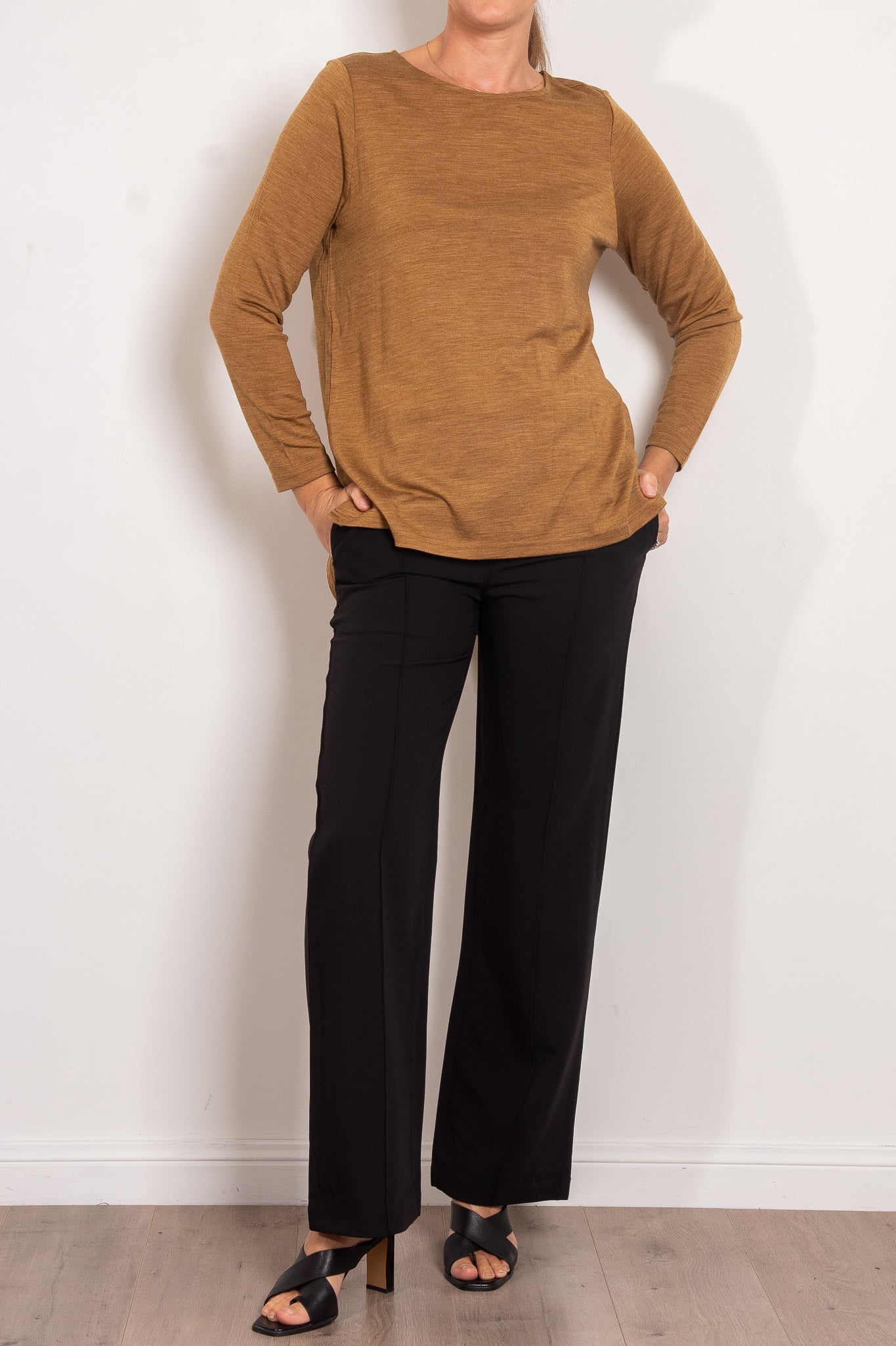 Vassalli Merino Wool Back Button Top for Women - Soft & Comfortable Pullover Sweater for Fall & Winter Layering