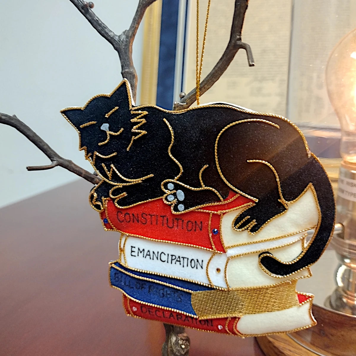 Handmade Library Cat Ornament - Cute Bookish Decor for Book Lovers & Librarians - Perfect for Christmas Trees, Bookshelves & Cozy Reading Nooks