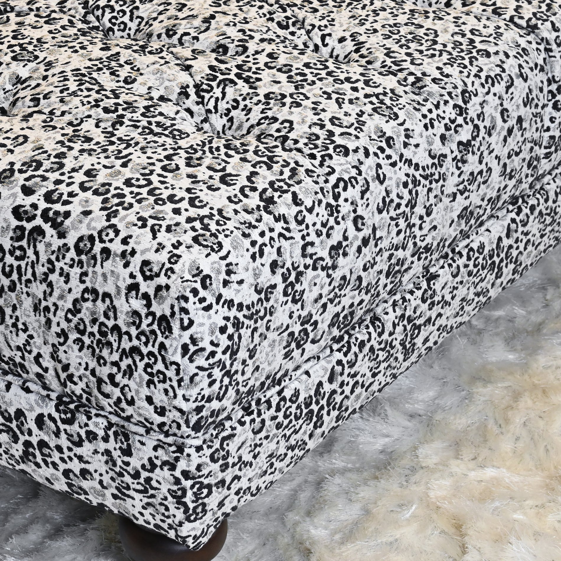 Roundhill Furniture Charbilia Fabric Tufted Cocktail Ottoman in Dexter Geyser - Stylish Living Room Footrest & Coffee Table for Modern Home Decor