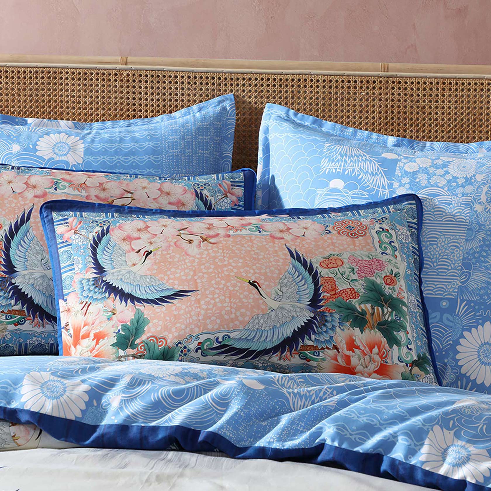 Hyami Quilt Cover Set by Logan and Mason - Soft Luxury Bedding Set for Queen/King Size - Perfect for Master Bedroom, Guest Room & Cozy Home Decor