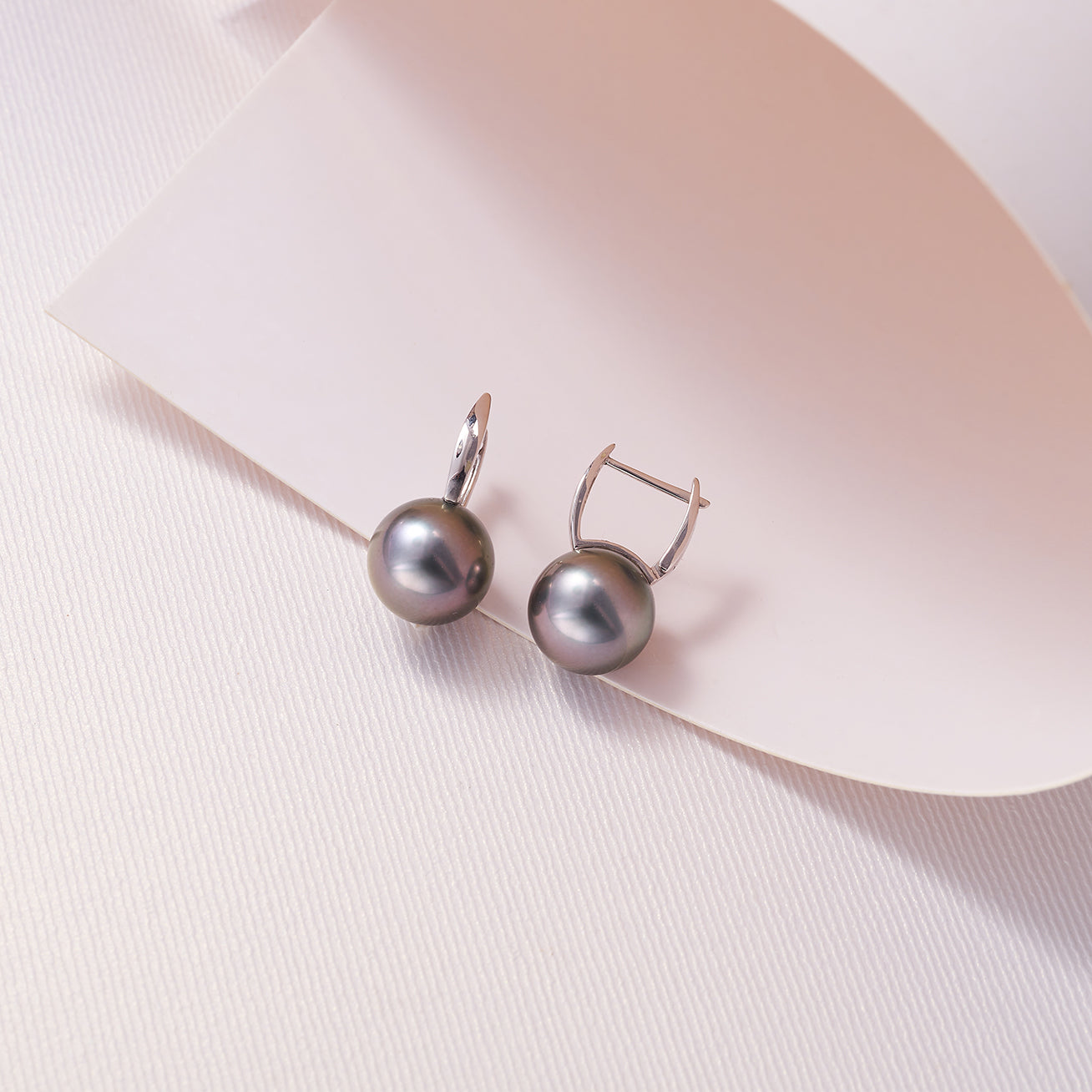 18K Gold Top Grade Tahitian Pearl Earrings for Women - Luxury Pearl Stud Earrings for Wedding, Anniversary & Special Occasions - KE00189