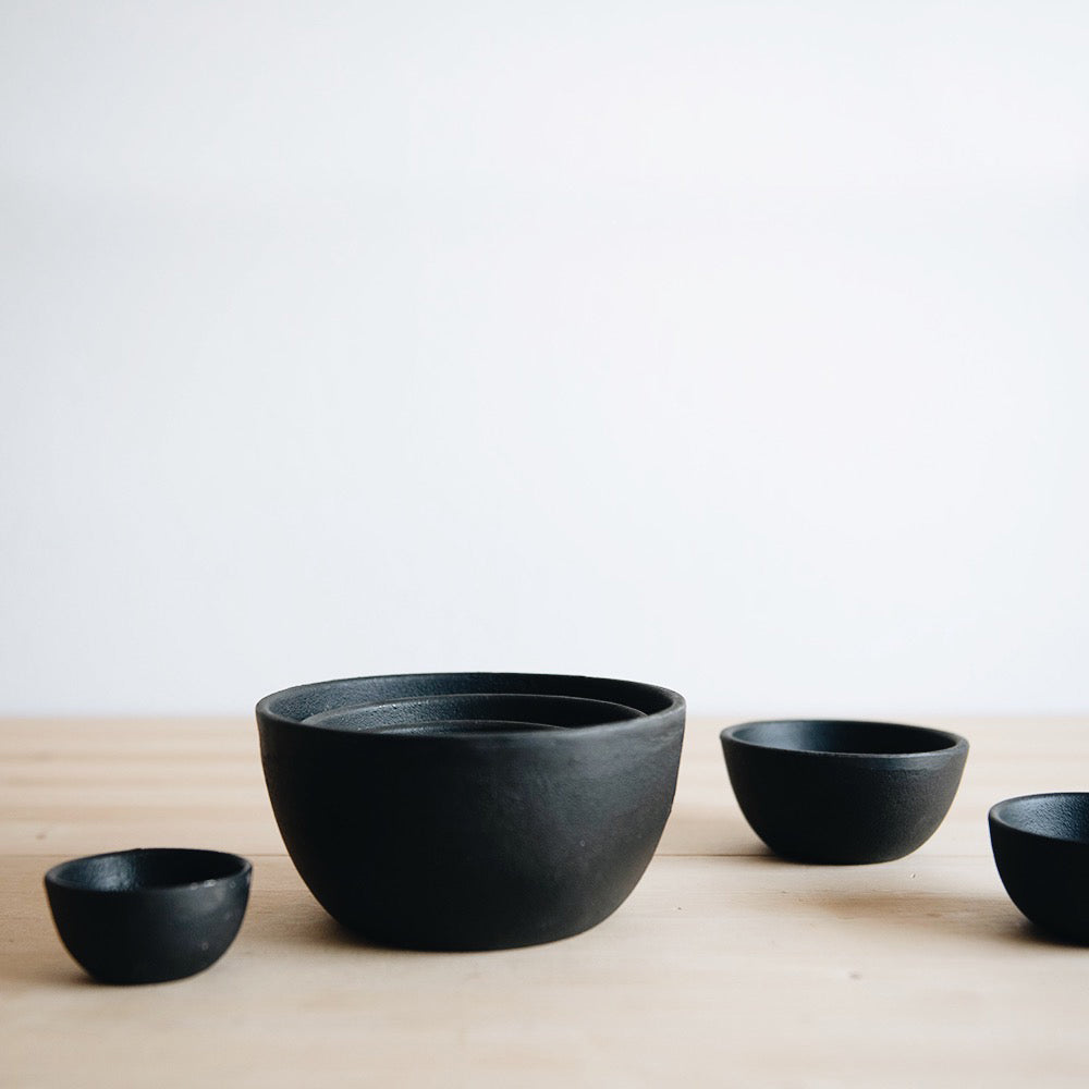 Premium Cast Iron Nesting Bowls Set - 3-Piece Kitchen Utensils for Mixing, Serving & Baking - Durable & Rust-Resistant for Home & Restaurant Use