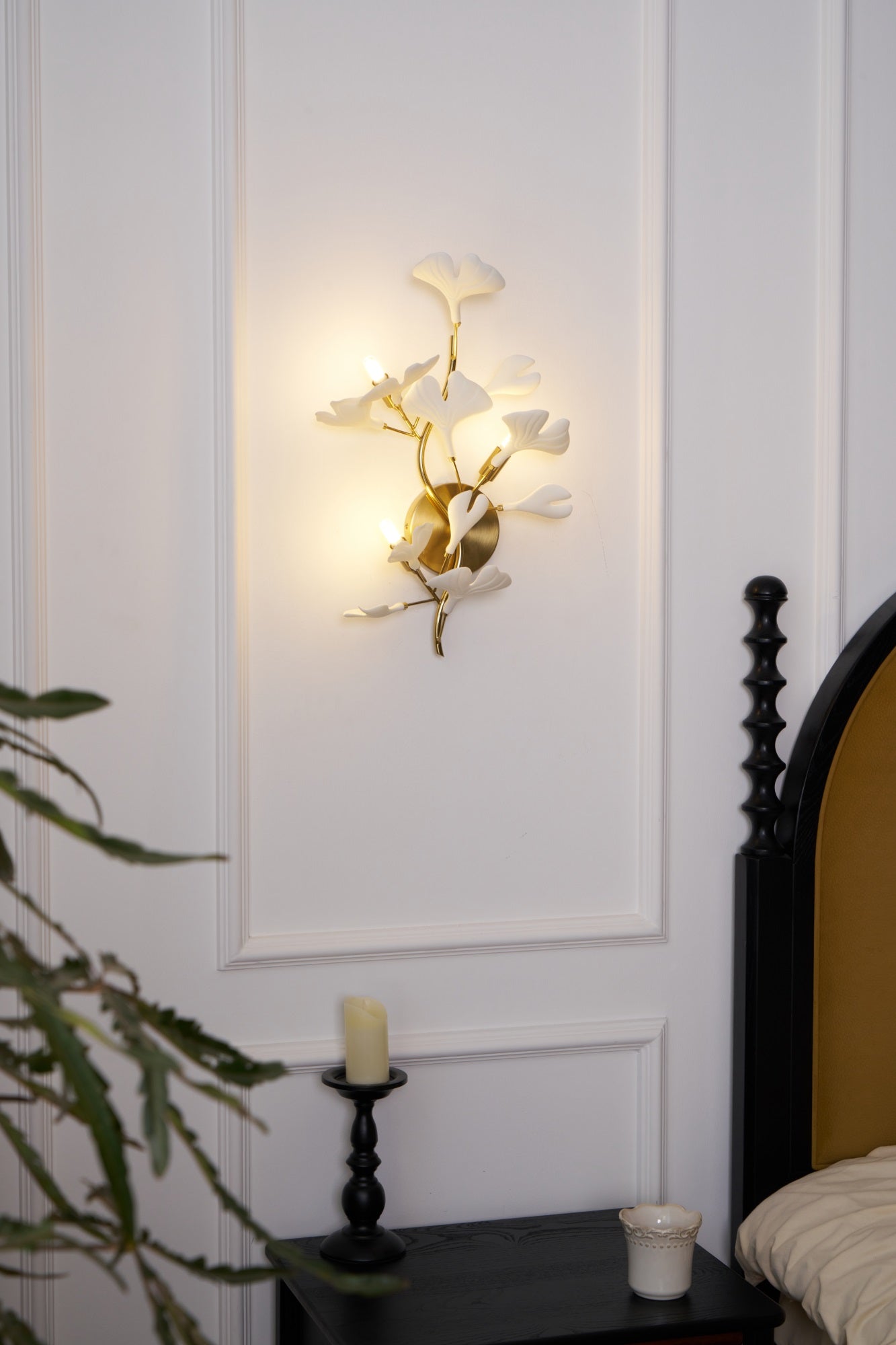 Ginkgo Leaf Wall Lamp - Modern LED Sconce Light Fixture for Bedroom, Living Room, and Hallway Decor | Energy-Efficient Home Lighting Solution