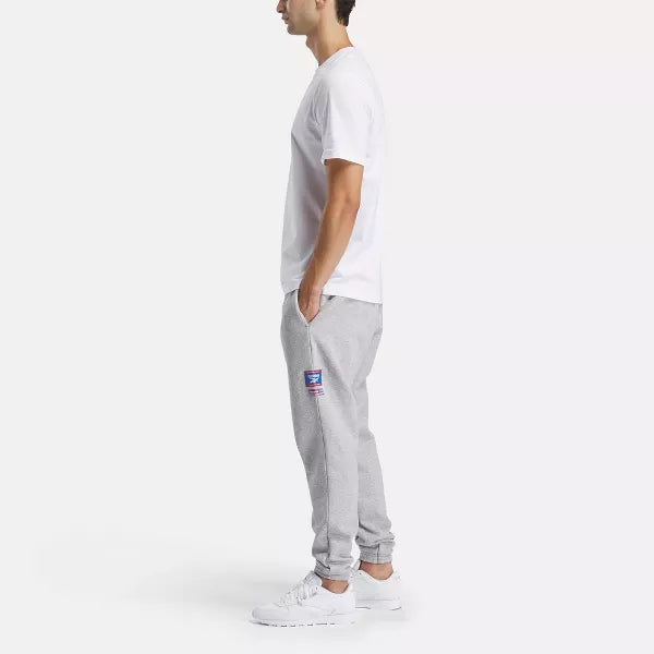 Reebok Men's Identity Badge White T-Shirt - Comfortable Cotton Crewneck Tee for Casual Wear, Gym & Everyday Outfits
