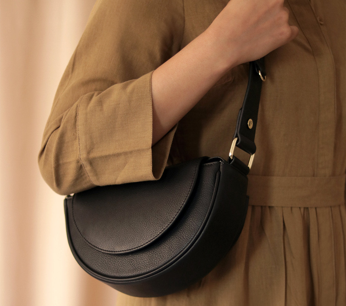 Premium Malmo Genuine Leather Handbag - Stylish & Durable Women's Crossbody Bag for Work, Travel & Everyday Use
