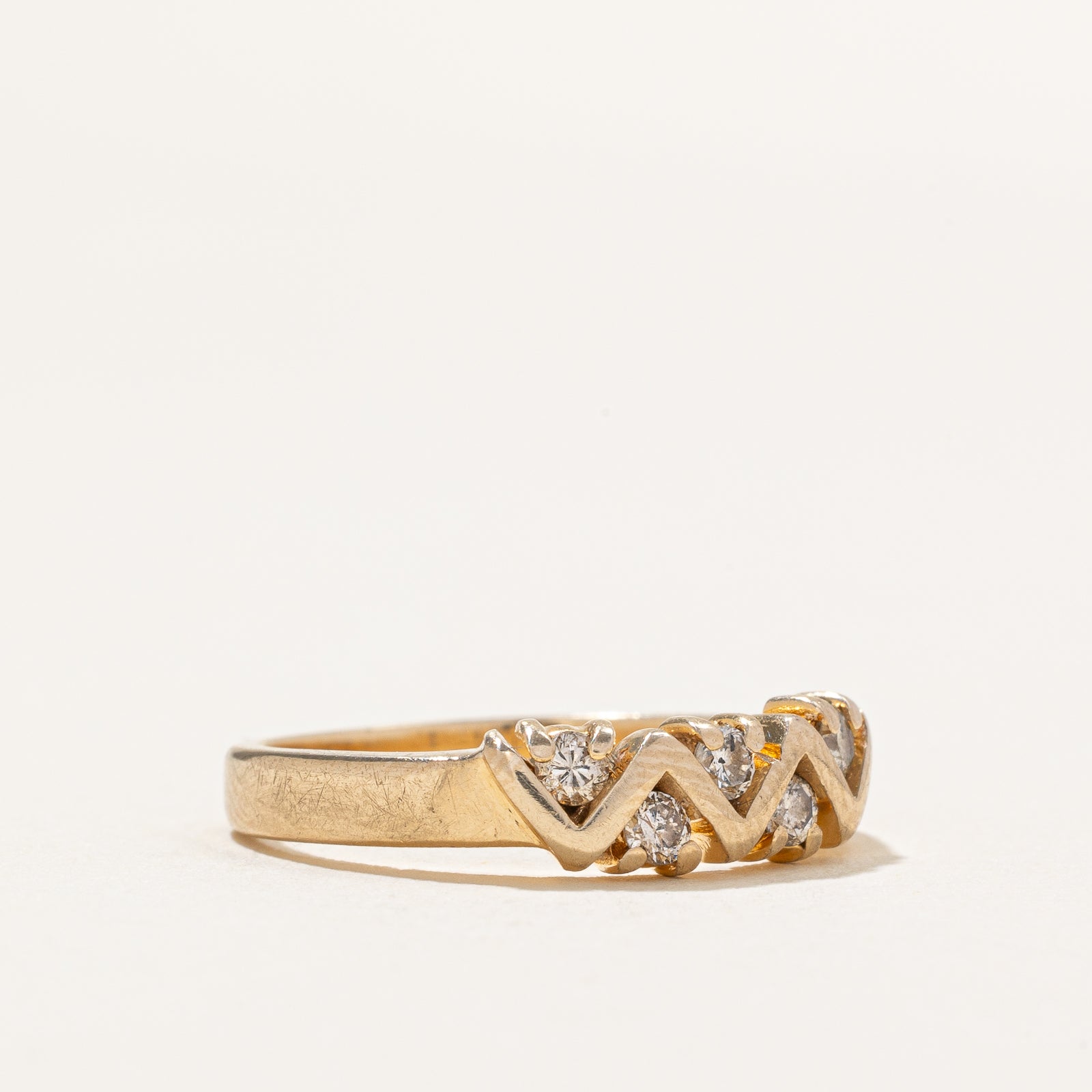 Diamond Zigzag Ring - 0.20 Carat Total Weight (CTW) | Size 6.75 | Elegant Wedding Band, Anniversary Gift for Her | Perfect for Special Occasions & Everyday Wear