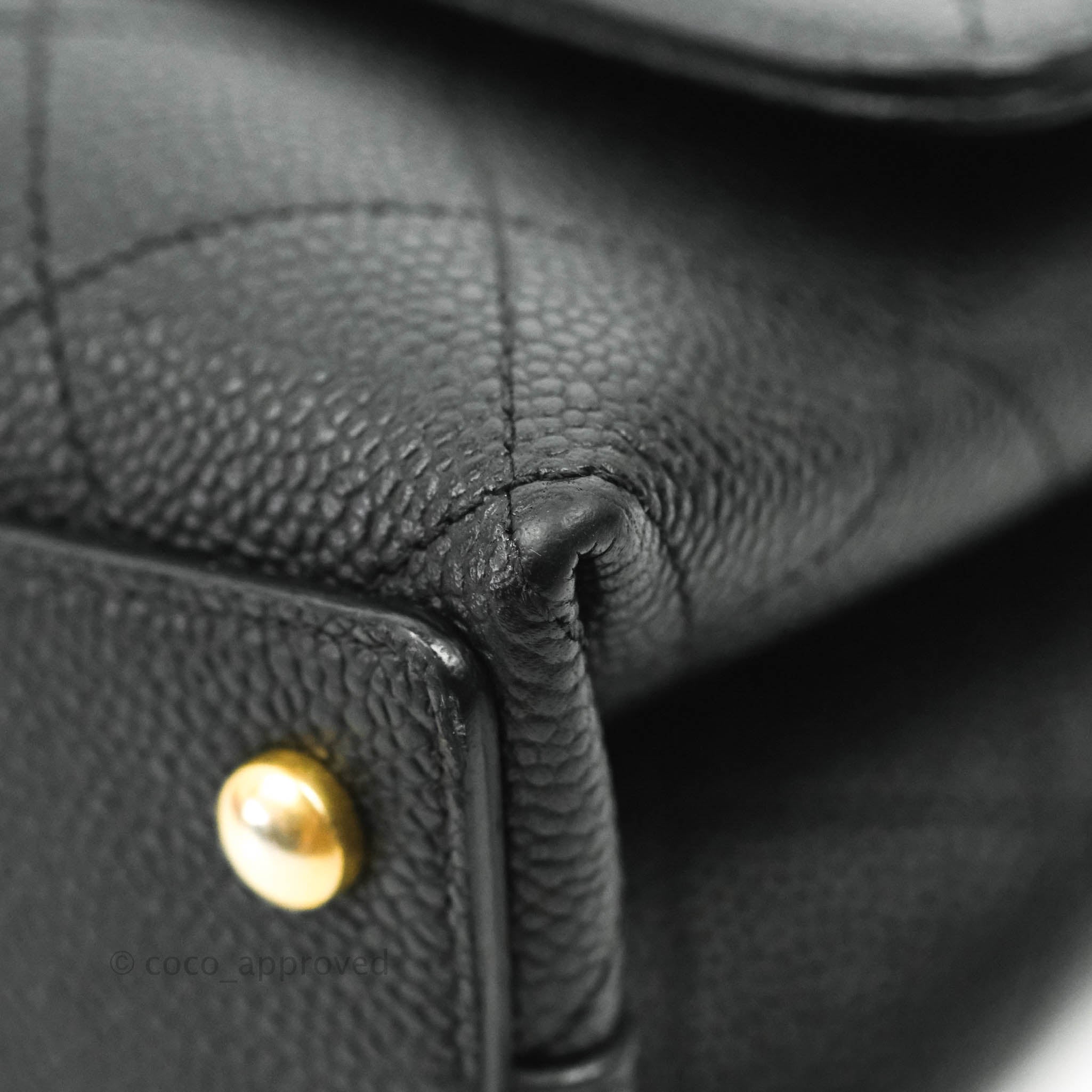 Chanel Chic Affinity Small Grained Calfskin Crossbody Bag in Black with Aged Gold Hardware - Perfect for Evening Events & Luxury Fashion Accessories
