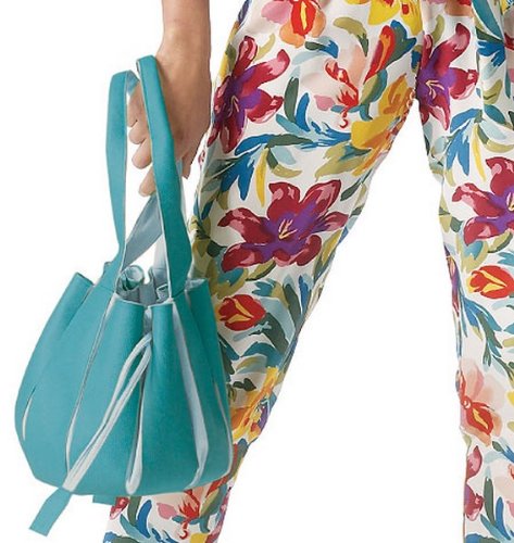VOGUE PATTERNS V8803 DIY Sewing Pattern for Stylish Handbags & Totes - Perfect for Fashion Accessories, Gift Making & Craft Projects