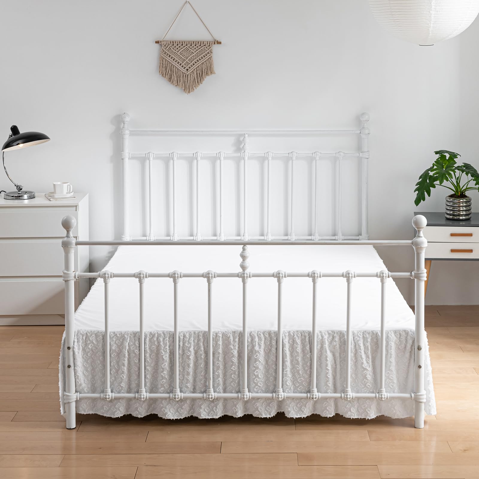 Boho Queen Size Bed Skirt - 14 Inch Drop Tufted Ruffled Bed Skirt with Split Corners | White Bed Skirt for Queen Beds | Perfect for Boho Chic, Farmhouse & Modern Bedroom Decor