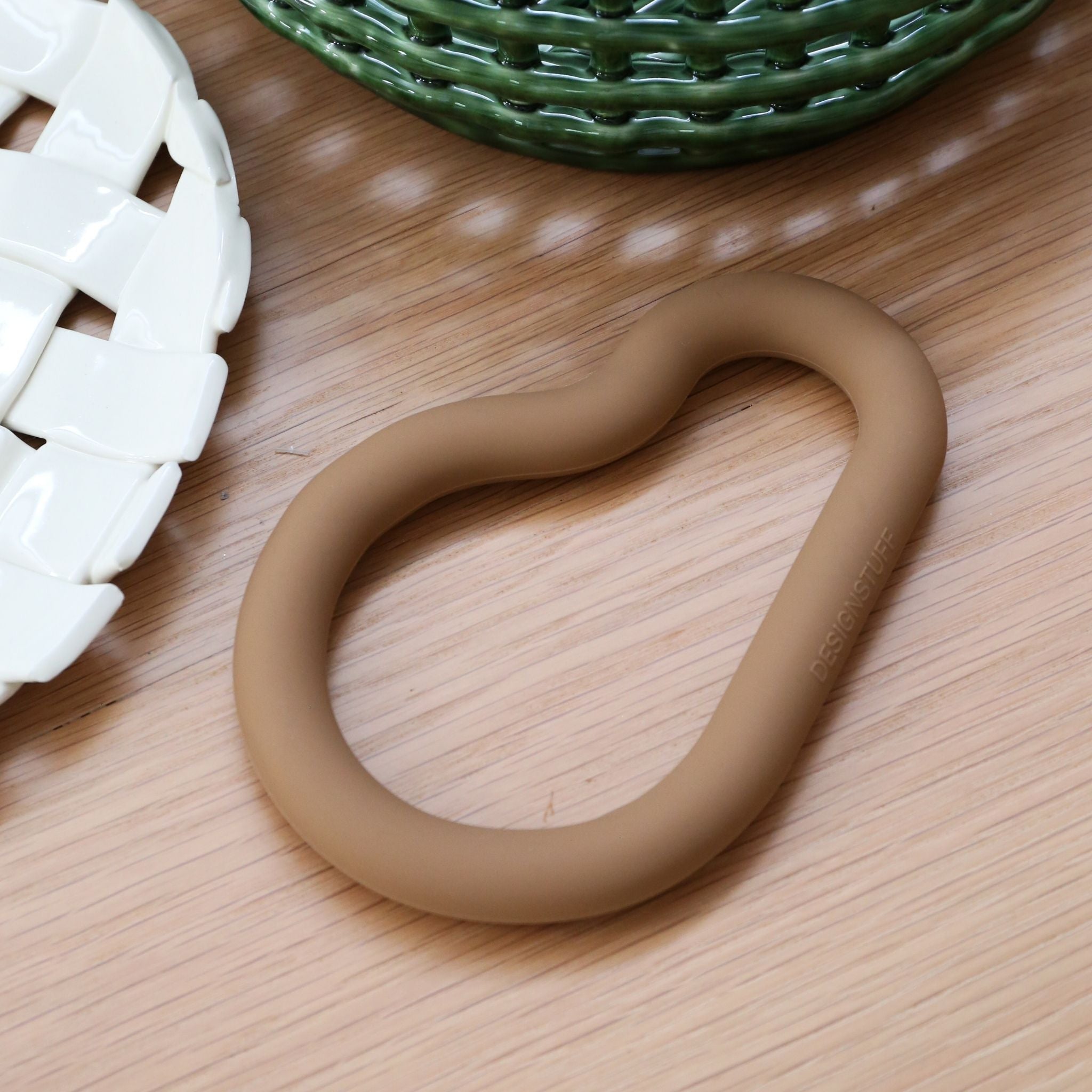 DESIGNSTUFF Heat Resistant Silicone Trivet for Hot Pots & Pans - Camel Color, Non-Slip Kitchen Counter Protector for Dining Table & Stovetop Use