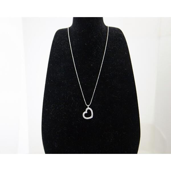 4℃ Heart Motif Diamond Necklace for Women - 18K White Gold Pendant, Pre-Owned Luxury Jewelry in Excellent Condition | Perfect for Anniversaries, Valentine's Day Gifts & Special Occasions