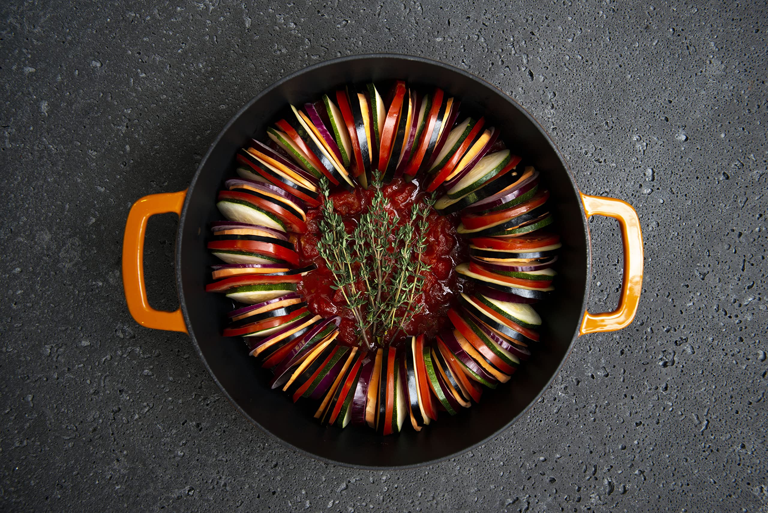 Premium Sous-Chef Dutch Oven - 5.5 Quart Enameled Cast Iron Pot with Lid - Perfect for Braising, Baking, Stewing & Camping - Oven & Stovetop Safe (Red)