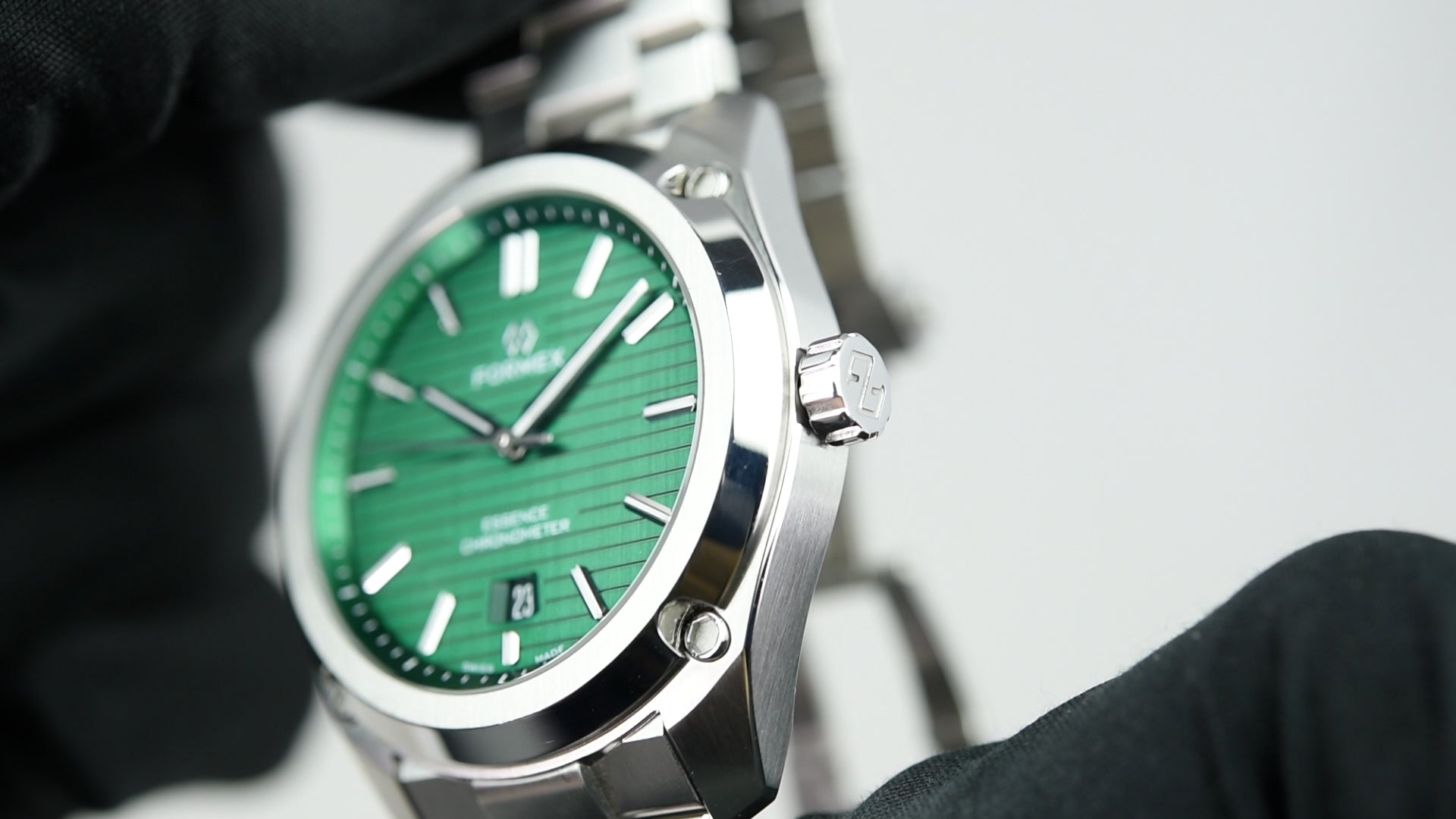 Pre-Owned Formex Essence FortyThree Chronometer Green Watch - Swiss Made Automatic Men's Timepiece for Business, Casual & Outdoor Adventures