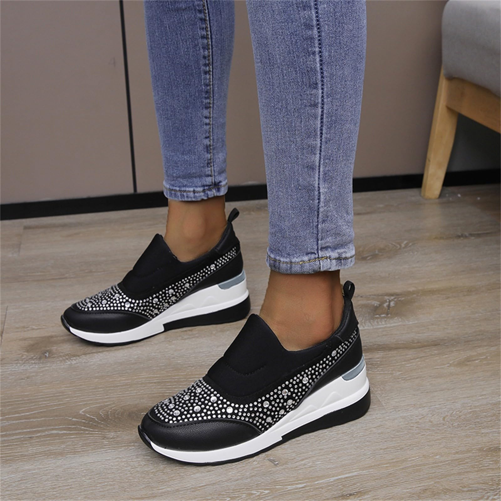 **Wide Toe Box Dress Shoes for Women - Comfortable Workout Sneakers for Gym, Walking & Winter - Black Women's Athletic Shoes (Ideal for Office, Travel & Casual Wear)**