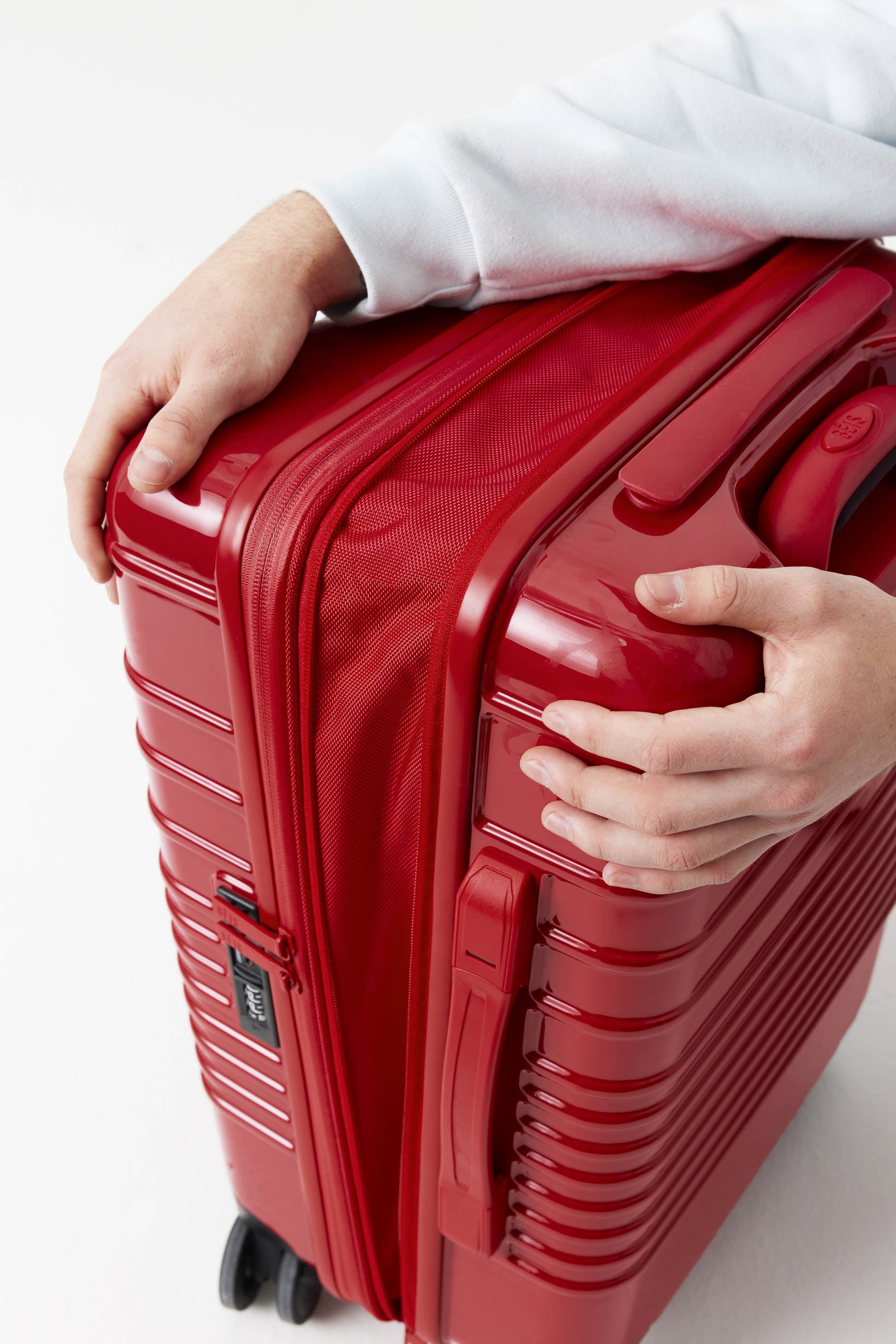 Text Me Red Carry On Roller Luggage - Lightweight & Durable Suitcase for Travel, Business Trips & Weekend Getaways