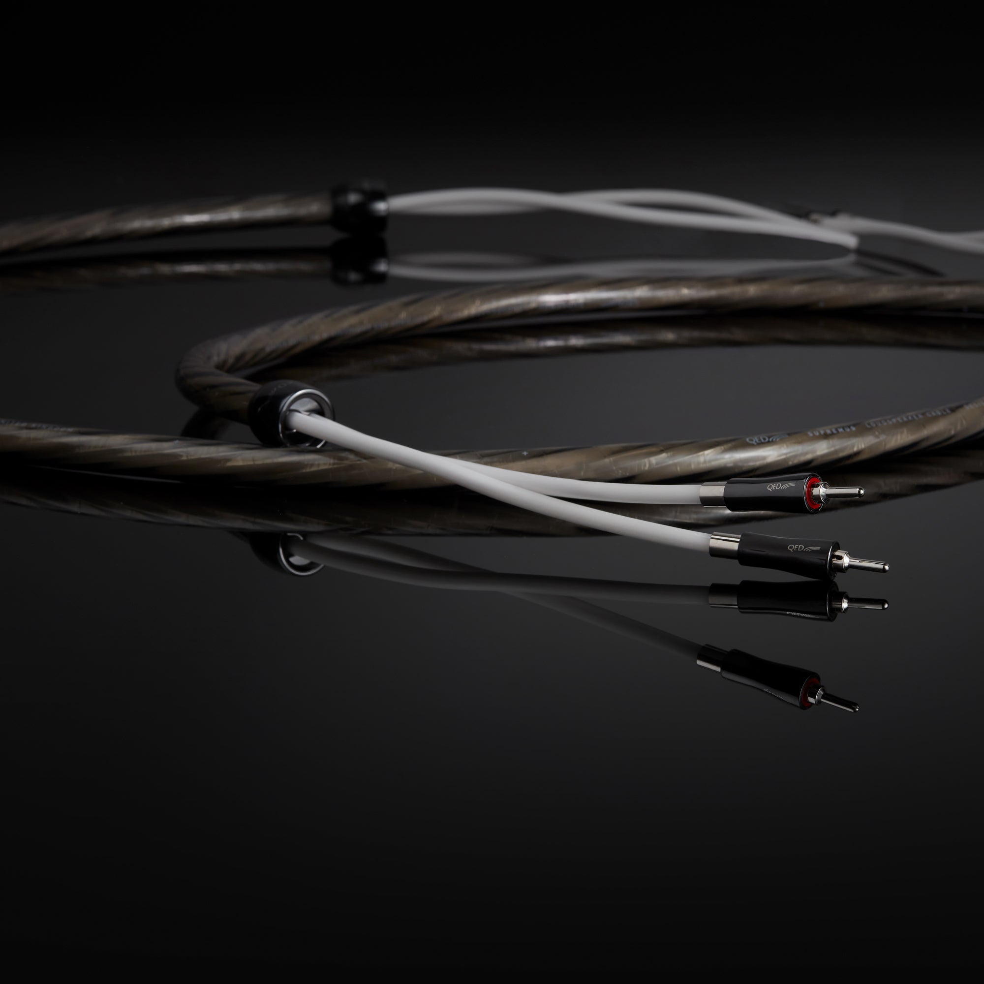 Premium QED Supremus Zr Speaker Cable - Banana Plug Pair for High-End Audio Systems - Perfect for Home Theater & Studio Setup