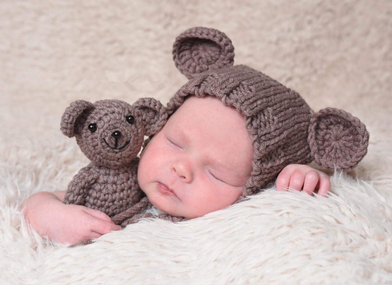 Adorable Newborn Baby Bear Hat Beanie with Matching Doll - Soft & Warm Photography Accessories for Boys & Girls - Perfect for Newborn Photo Shoots, Baby Showers & Winter Outfits