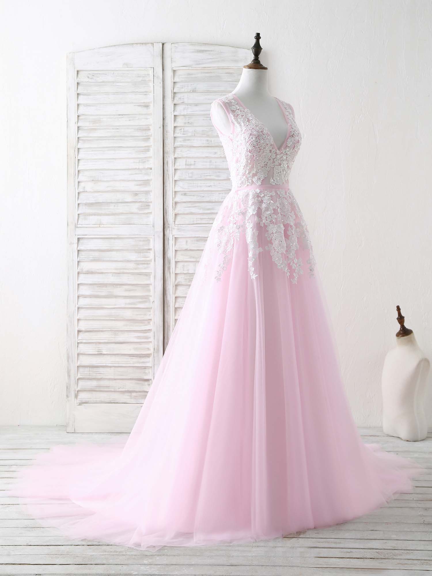 Elegant Pink V-Neck Tulle Lace Applique Long Prom Dress for Women - Perfect for Evening Gowns, Formal Dances & Special Occasions