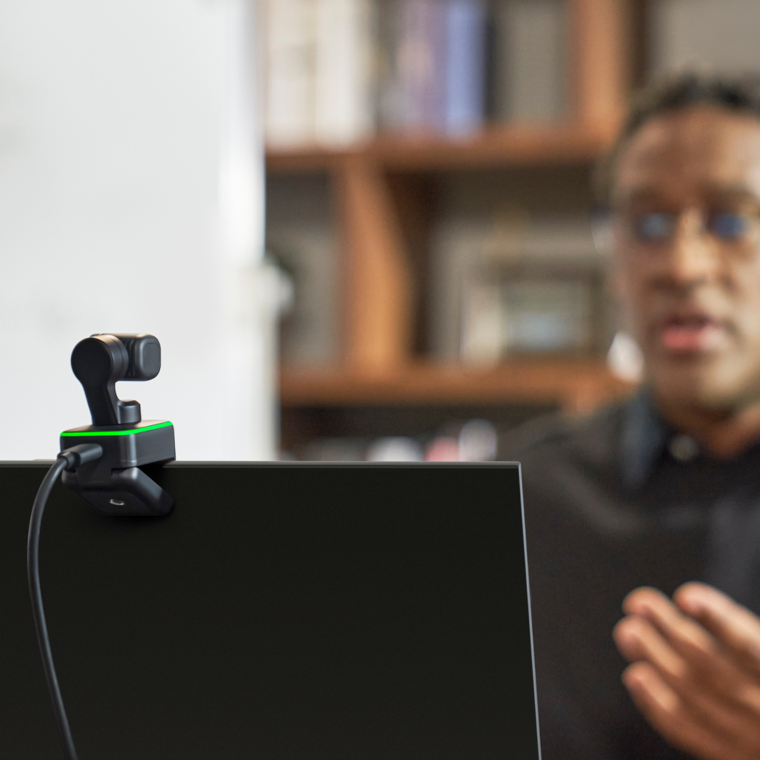 Insta360 Link AI-Powered 4K Webcam with Auto Tracking - Black for Video Conferencing, Live Streaming & Online Classes