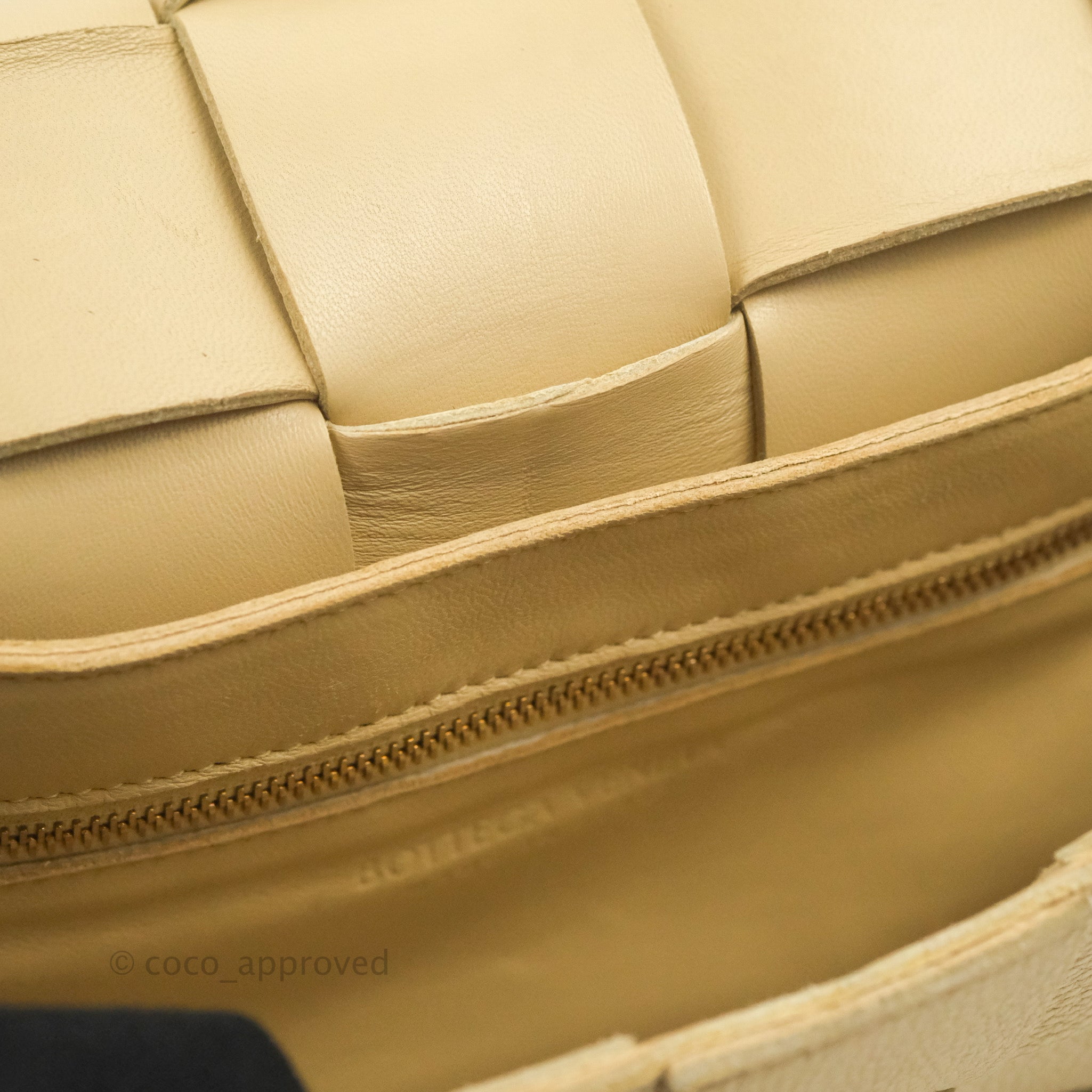 Bottega Veneta Cassette Shoulder Bag in Intreccio Porridge Grained Calfskin with Gold Hardware - Luxury Crossbody Purse for Women, Perfect for Work, Travel & Evening Events