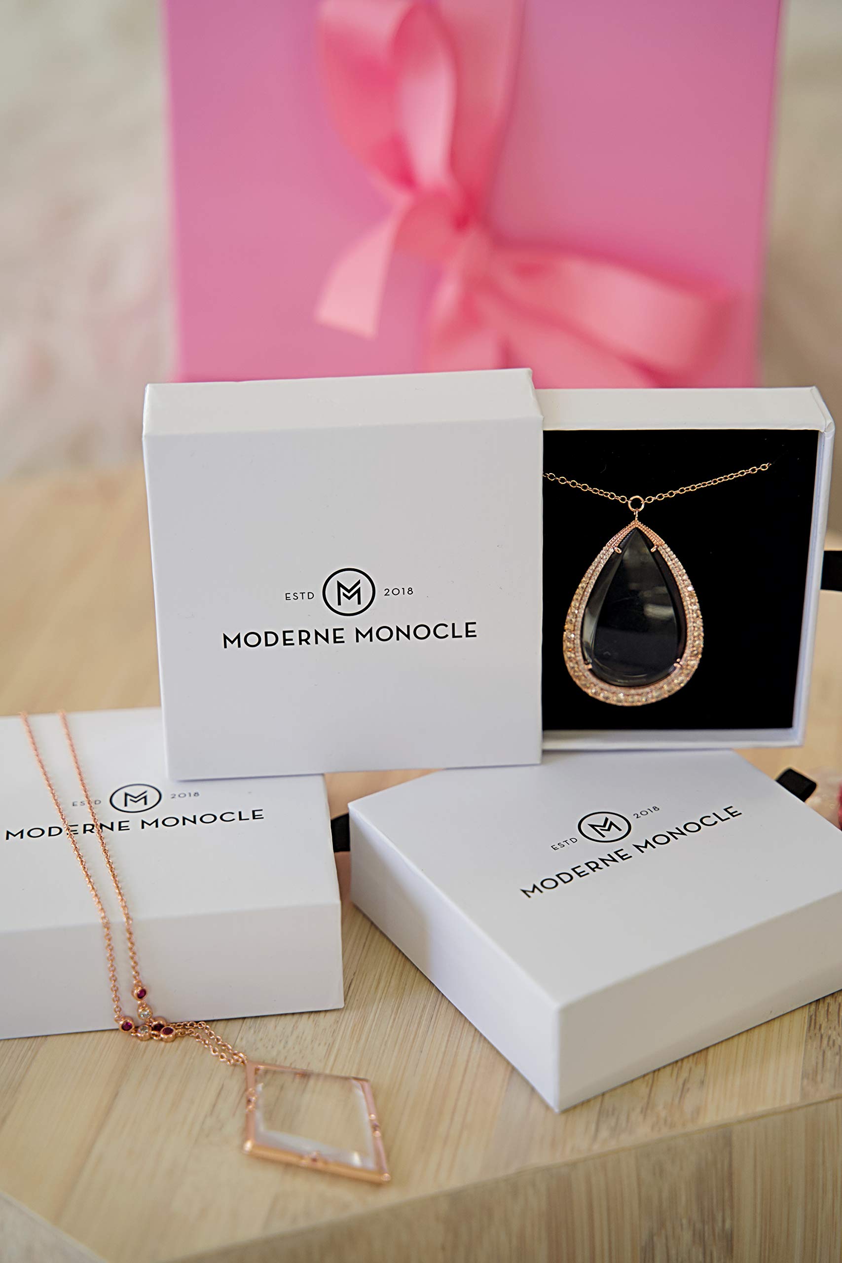 Aria Gold Magnifier Necklace - Hands-Free Reading Aid & Fashionable Jewelry for Seniors - Perfect for Reading Books, Crafts, and Close Work