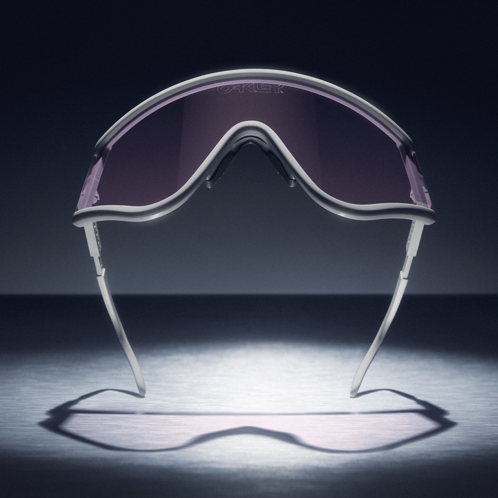 Oakley MUZM Eyeshade Sunglasses - Polarized Sports Sunglasses for Cycling, Running & Outdoor Activities - UV Protection & Lightweight Design