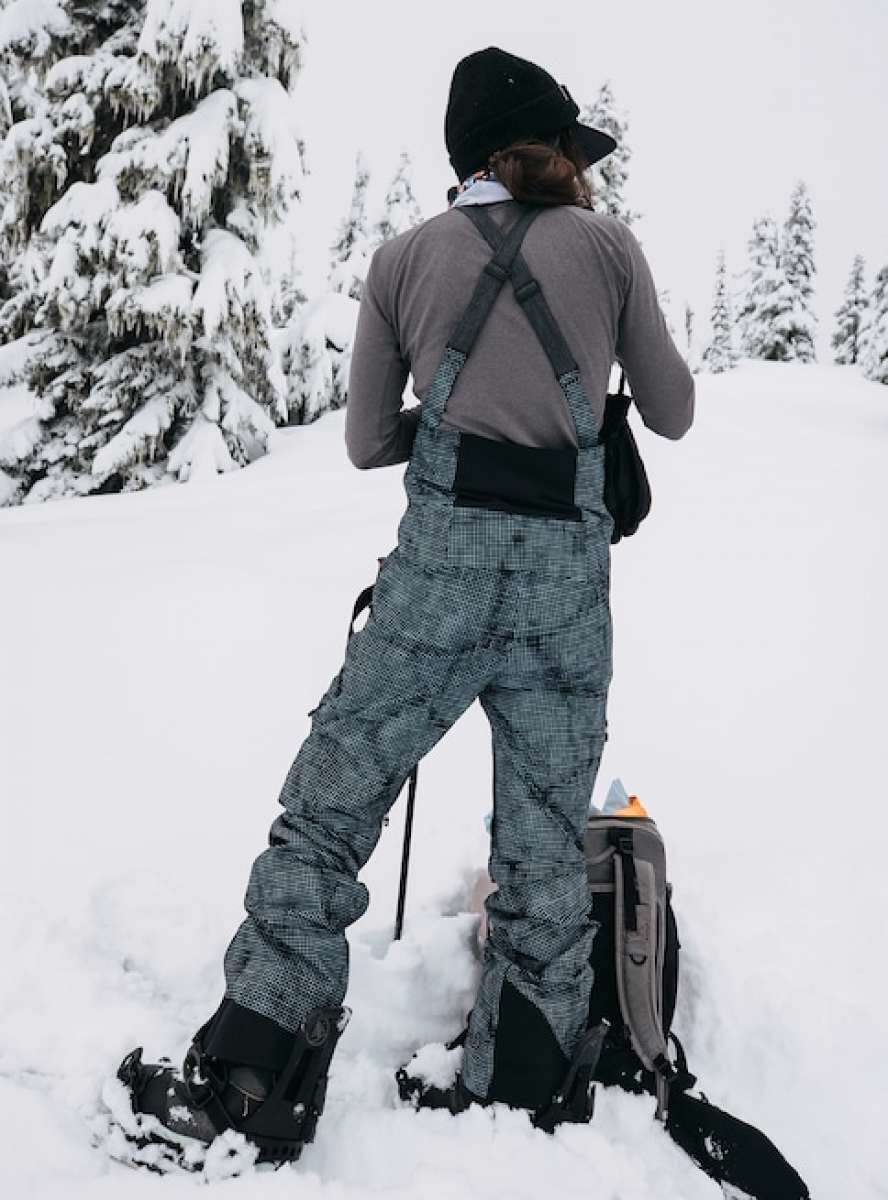 Burton Women's AK Gore-Tex Kimmy Bib Snow Pants 2023 - Waterproof & Insulated Ski Bibs for Women - Perfect for Snowboarding, Skiing & Winter Outdoor Adventures