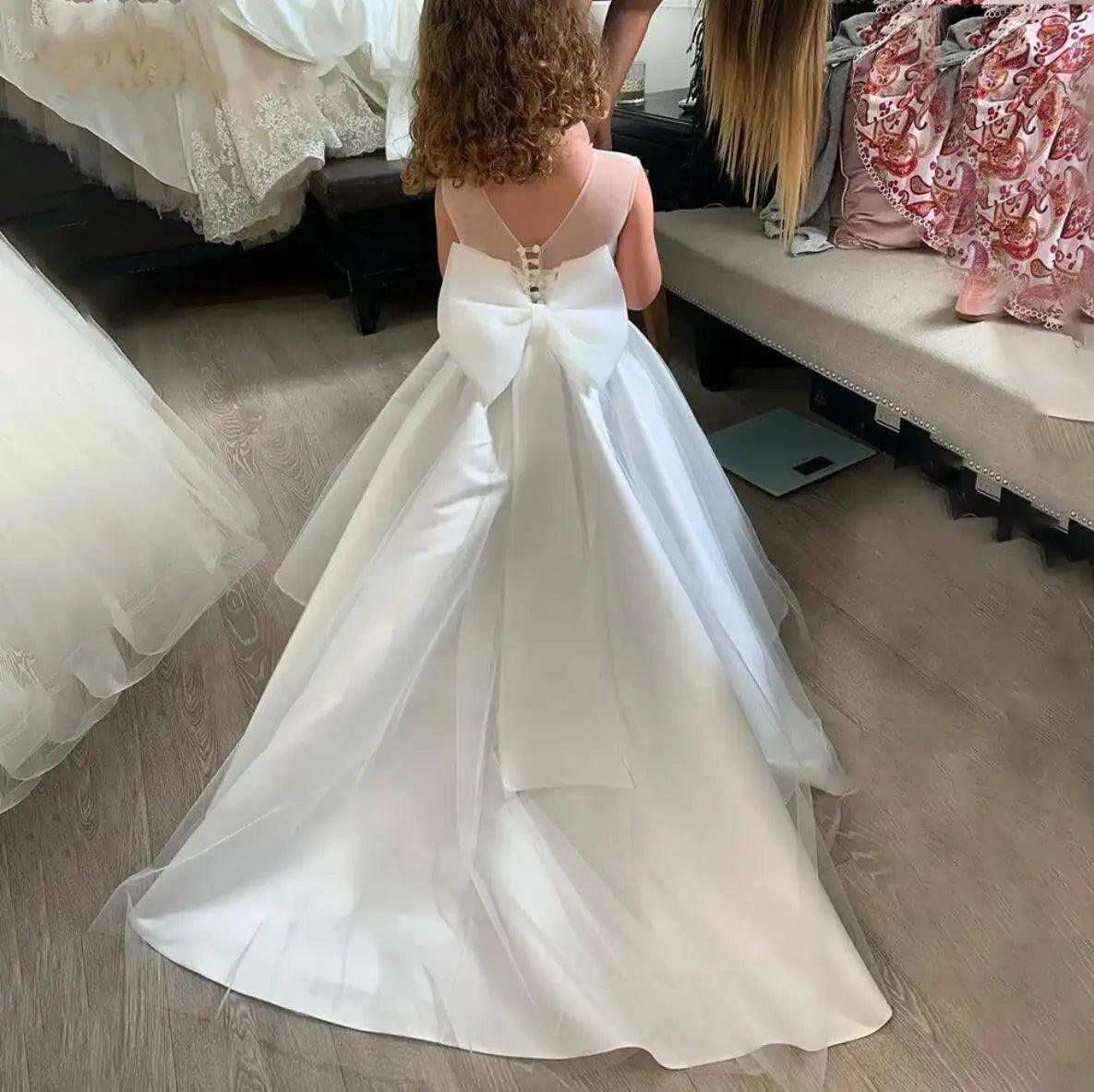 Elegant Tulle Long Flower Girl Dress for Weddings & Special Occasions - Perfect for Bridal Parties, Pageants & Formal Events