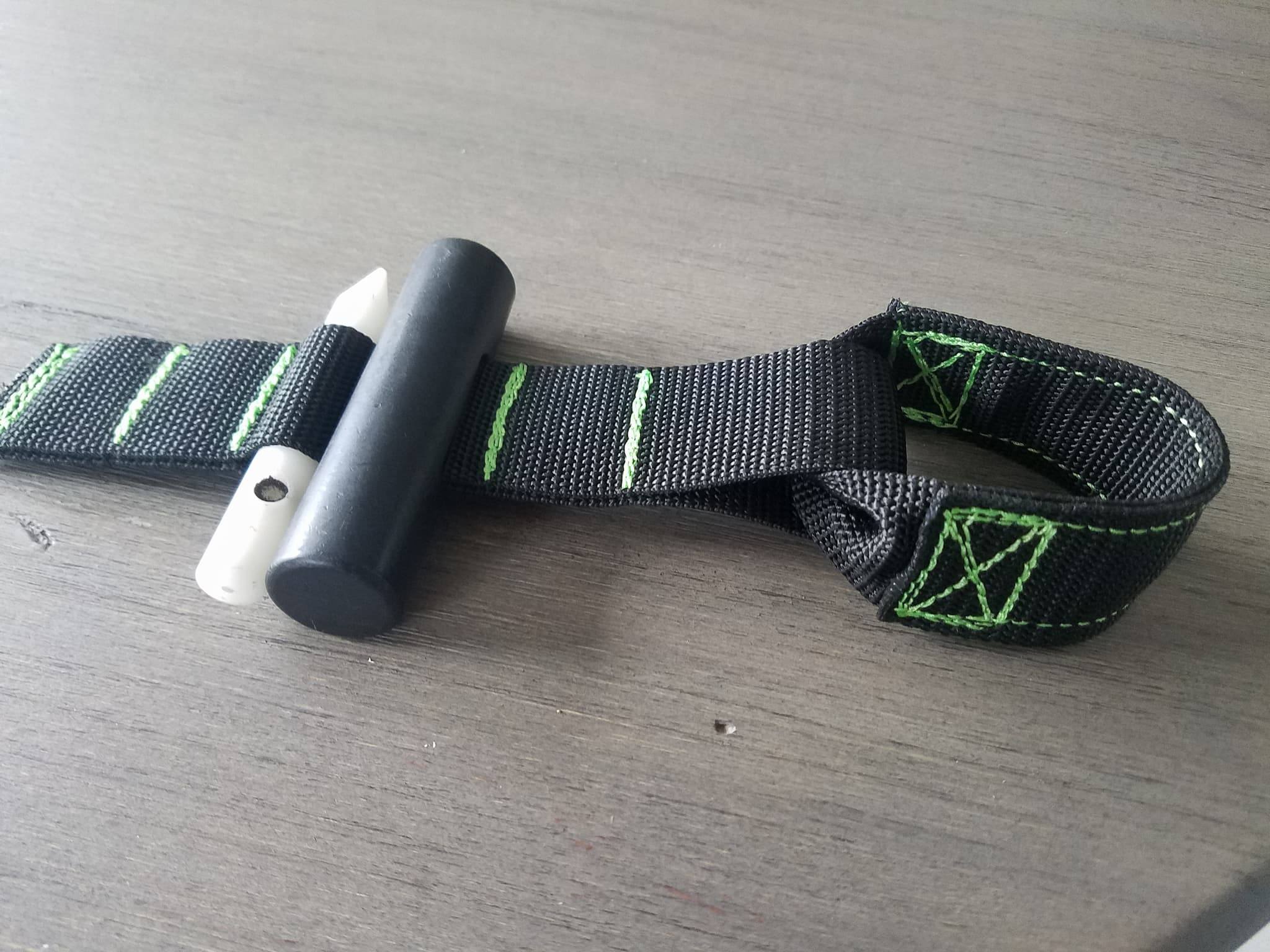 Carbon Tech Soft Strap Door Hanger - Durable & Adjustable Over The Door Hook for Hats, Bags & Coats - Perfect for Bedroom, Closet & Entryway Organization