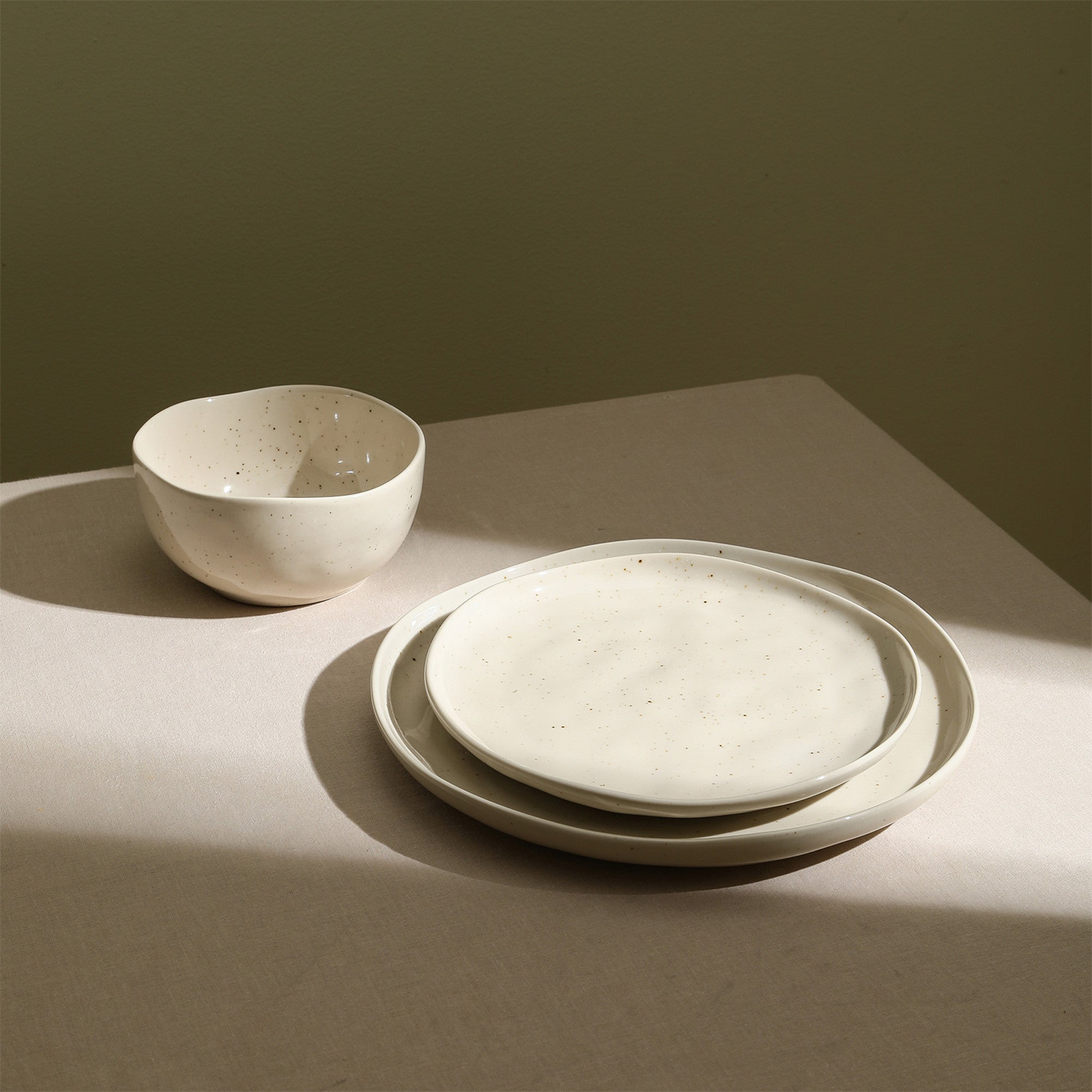 Premium Mirella Stoneware Dinnerware Set - 16-Piece Beige Porcelain Plates, Bowls & Mugs - Durable Chip-Resistant Dish Set for Everyday Use & Formal Dining