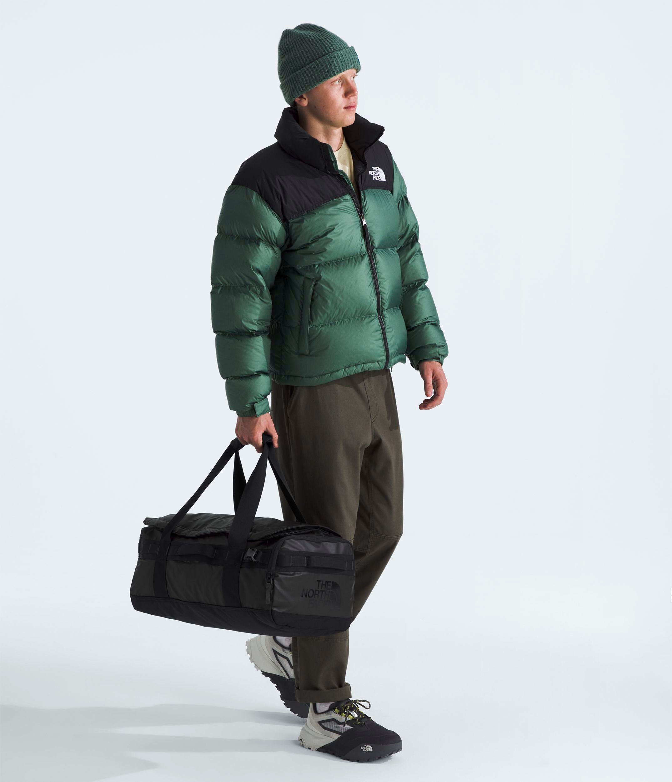 The North Face Base Camp Voyager Duffel 42L - Waterproof Travel Duffel Bag for Camping, Hiking & Outdoor Adventures - Durable Carry-On Luggage for Men & Women