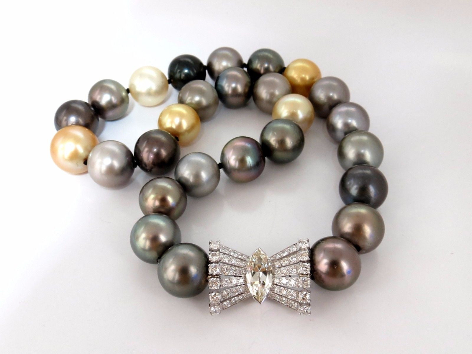GIA Certified Natural Tahitian Pearl Necklace with 4.00ct Diamonds in 18K Gold - Elegant Jewelry for Weddings, Anniversaries & Special Occasions
