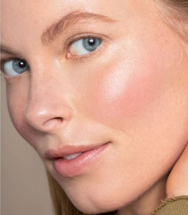 Liquid Light Serum Highlighter - Illuminating Face Makeup for Glowing Skin | Perfect for Day & Night Wear, Photo Shoots & Special Occasions