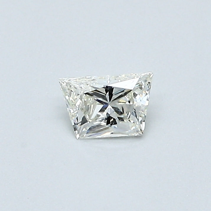 0.22 Carat Trapezoid Shape Diamond Ring - J Color VS2 Clarity for Engagement, Wedding & Anniversary Gifts