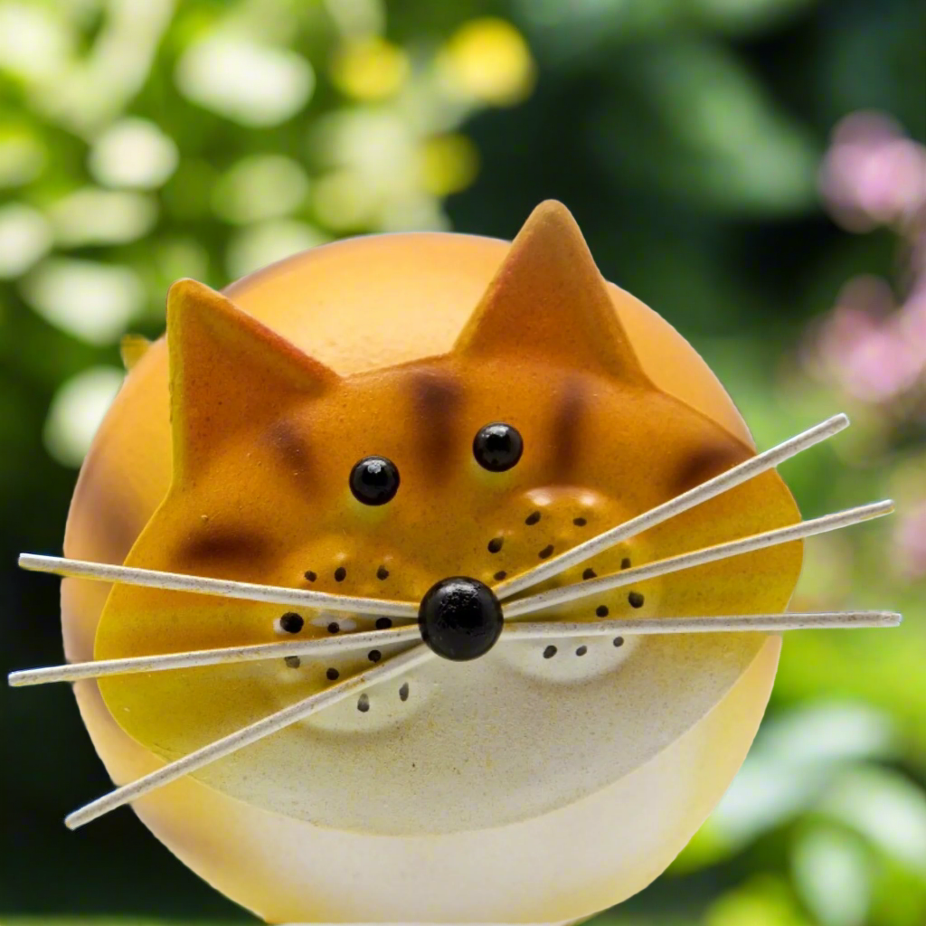 Fun Bobbin' Cats Metal Ornament - Handmade Garden & Home Decor for Cat Lovers | Perfect for Outdoor Patio, Indoor Wall Decor, and Gift Giving