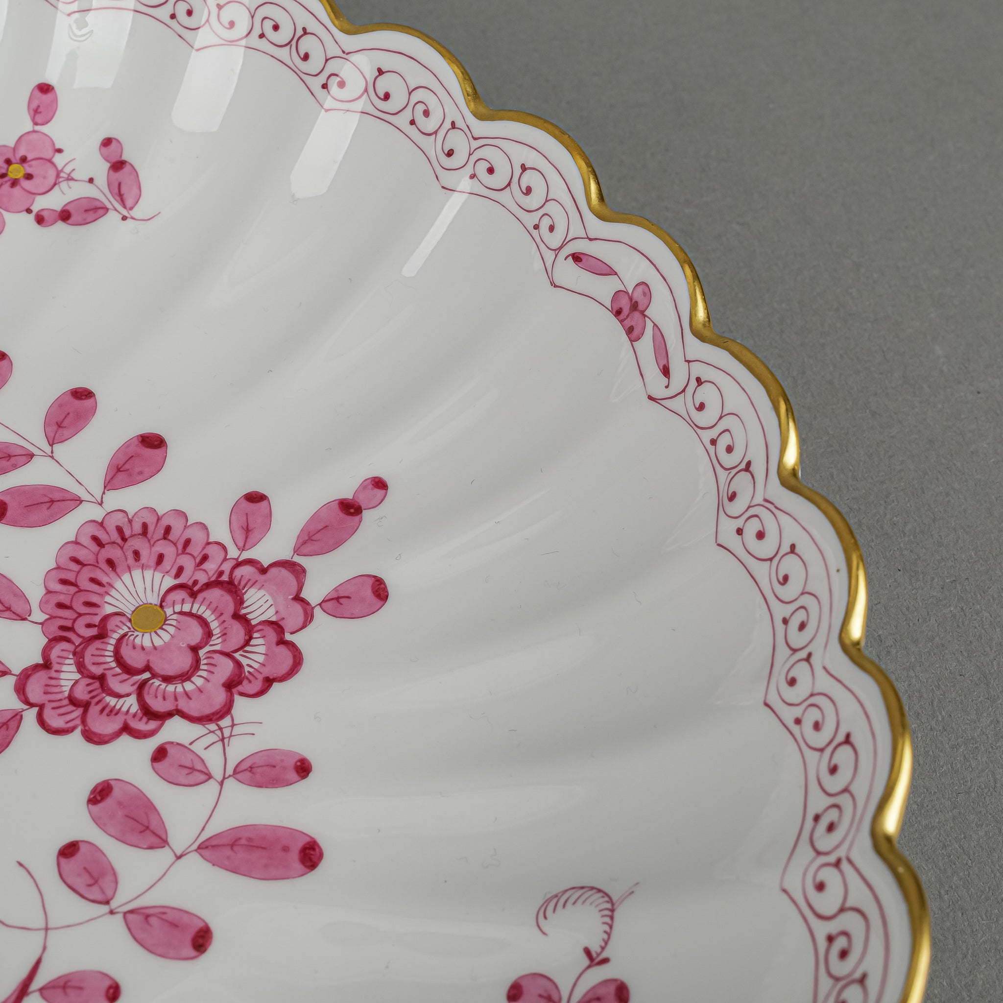 Hand-Painted Meissen Indian Pink Serving Bowl & Platter Set - Elegant Porcelain Dish for Dinner Parties, Weddings & Home Decor