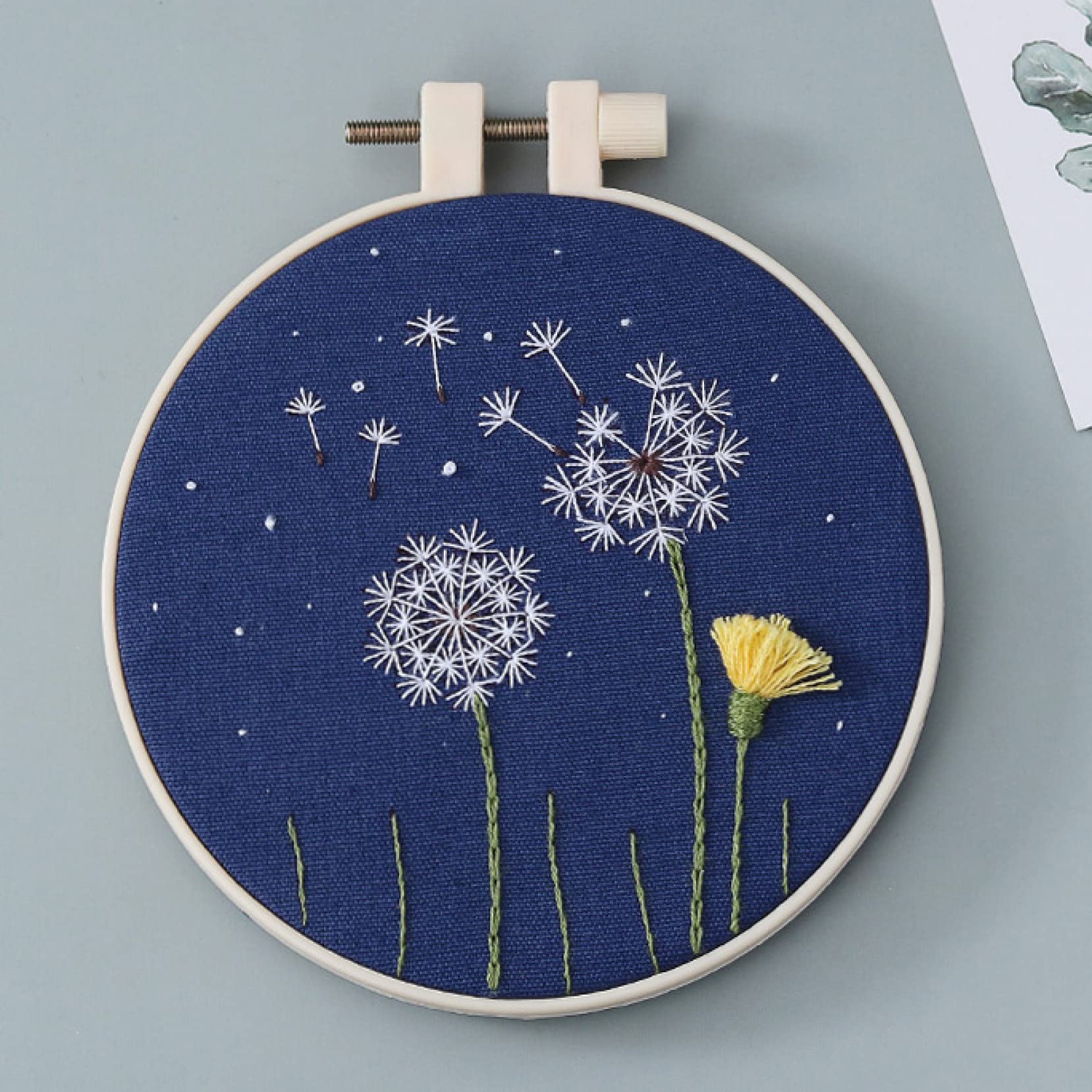 Beginner Embroidery Starter Kit with Flowers & Plants Pattern - DIY Cross Stitch Kit with Printed Fabric for Sewing & Crafting - Perfect for Home Decor, Gifts & Relaxation