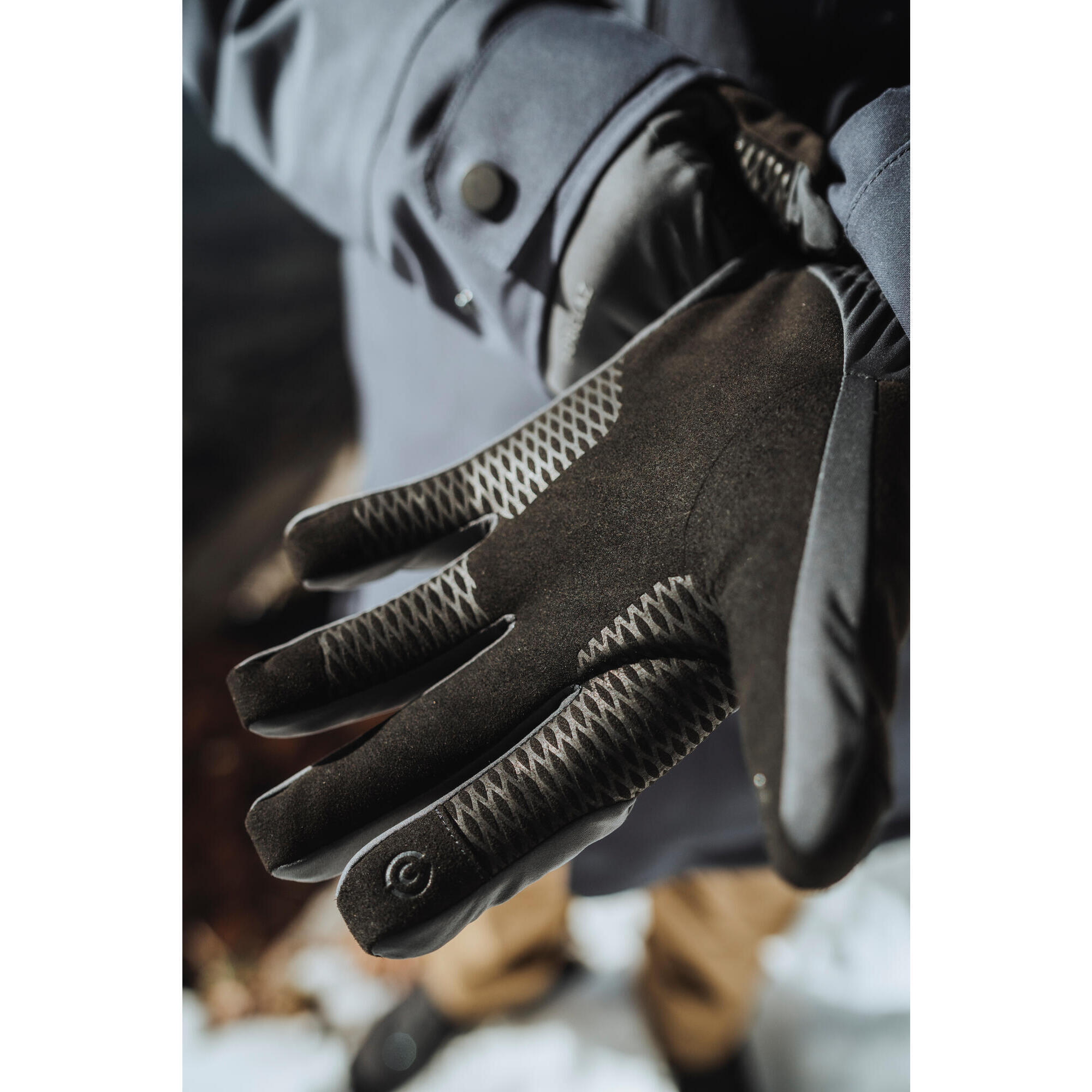 Forclaz MT900 Hiking Gloves for Adults - Lightweight, Waterproof & Durable - Perfect for Backpacking, Camping & Outdoor Adventures