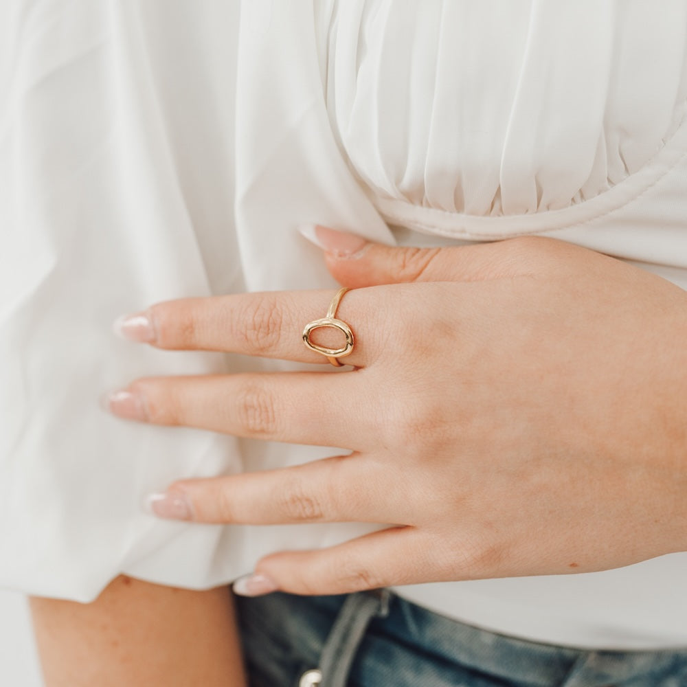 Waterproof Adjustable Gold Oval Ring for Women - Elegant Fashion Jewelry for Daily Wear, Parties & Special Occasions