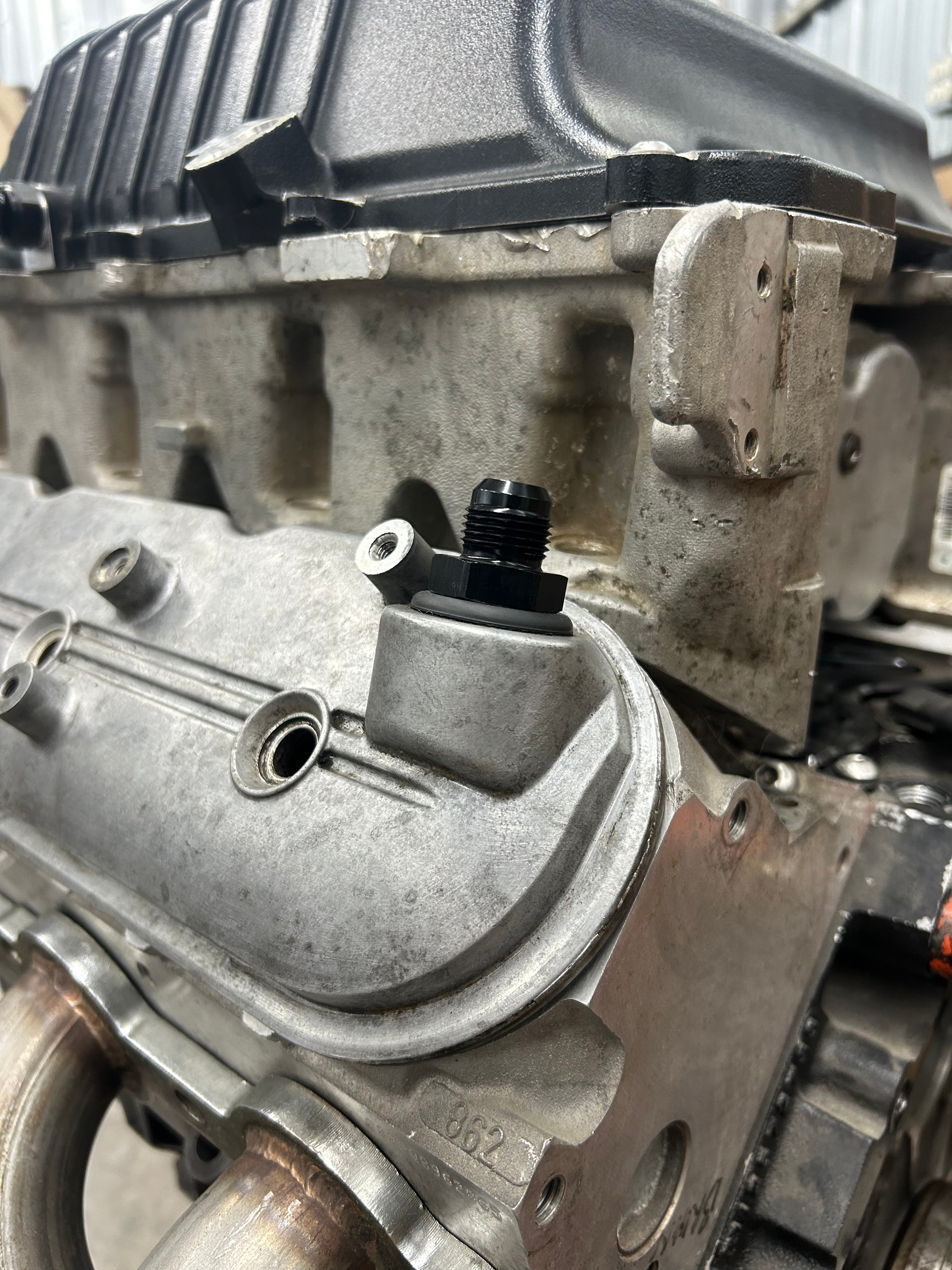 8 AN Push-in Fitting for GM LS Valve Cover Grommet - High Performance Fuel/Oil Line Connector for LS Engine Upgrades & Custom Builds