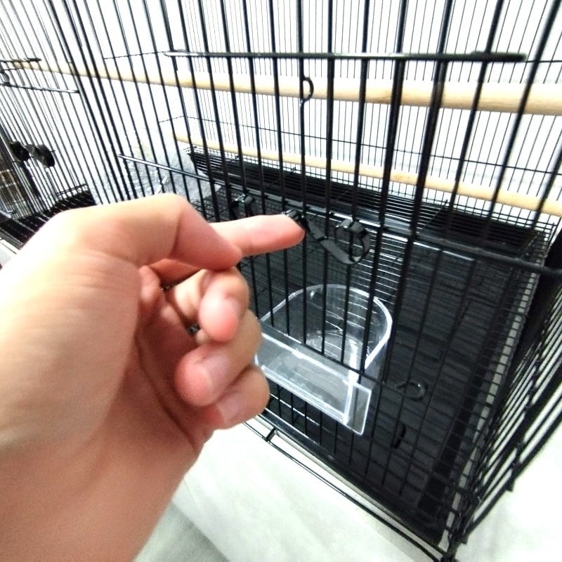 DAYANG D610 Large Bird Cage for Parrots - 30x18x18 Inches (76x46x45.5cm) - Black Metal Aviary with Removable Tray - Perfect for Cockatiels, Lovebirds & Small Parrots - Home & Outdoor Use